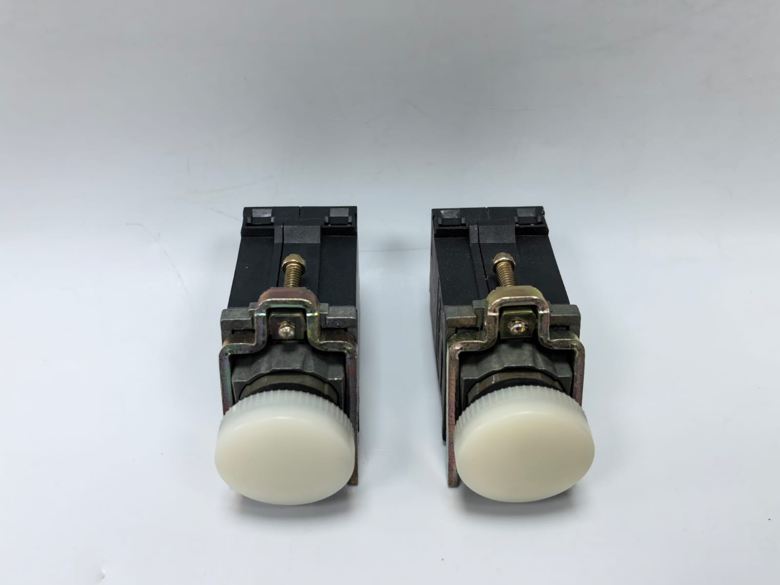 LOT 2 PCS TELEMECANIQUE XB4 BV8B1 WHITE INDICATOR LIGHT