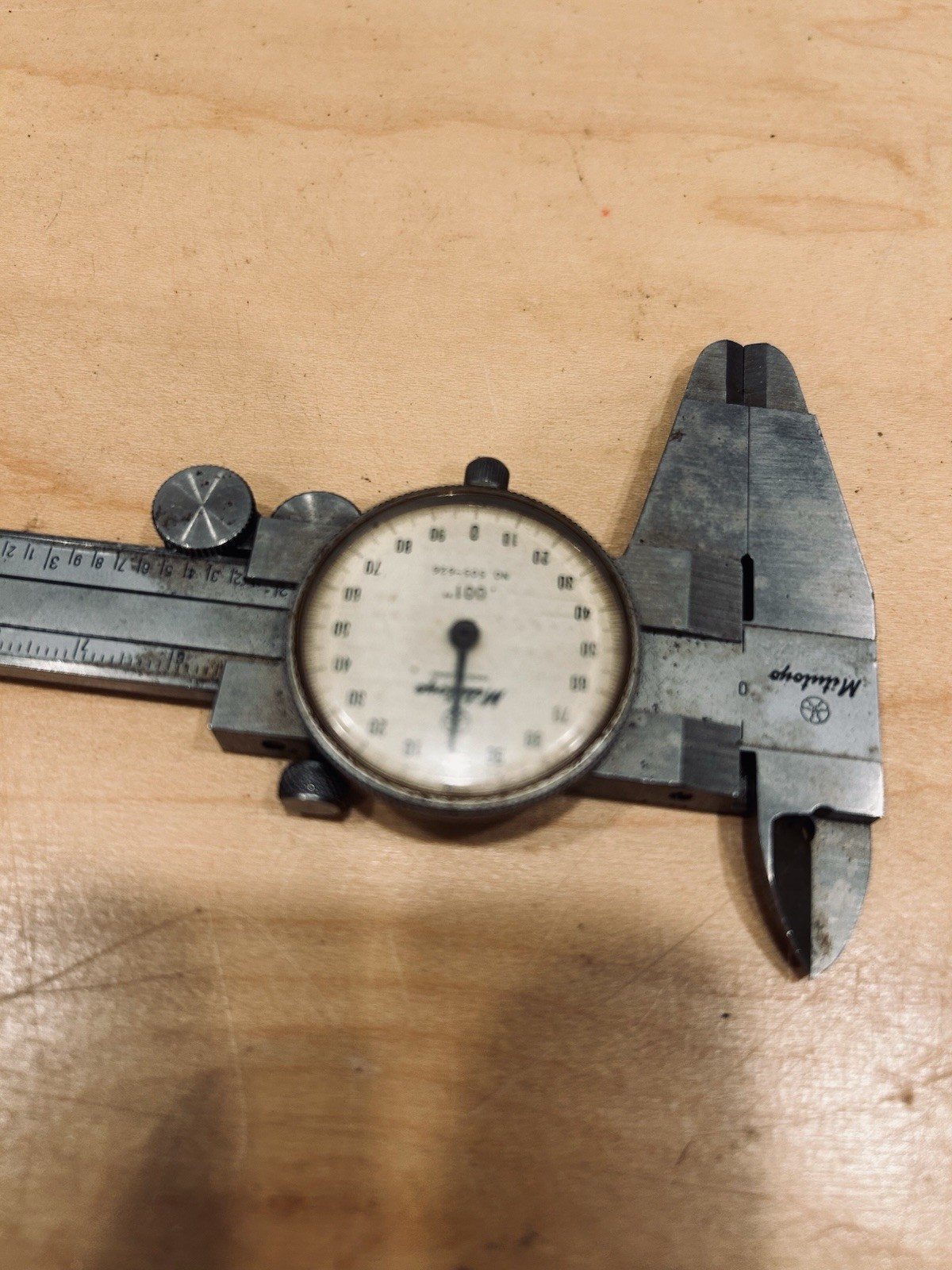 Mitutoyo 505-626 Dial Caliper 0-6 in Range, 0.001 in Grad, White Dial