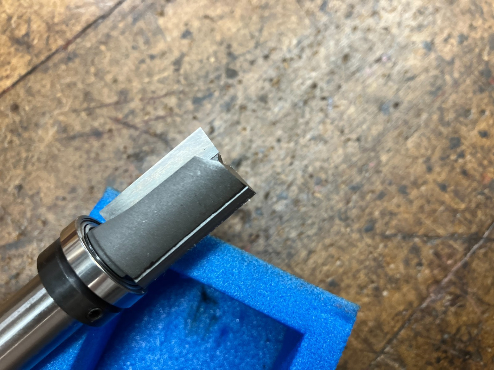 Amana 45463 Flush Trim Carbide Tip Ball Bearing 3/4 X 1 X 1/2″ Shaft Router Bit