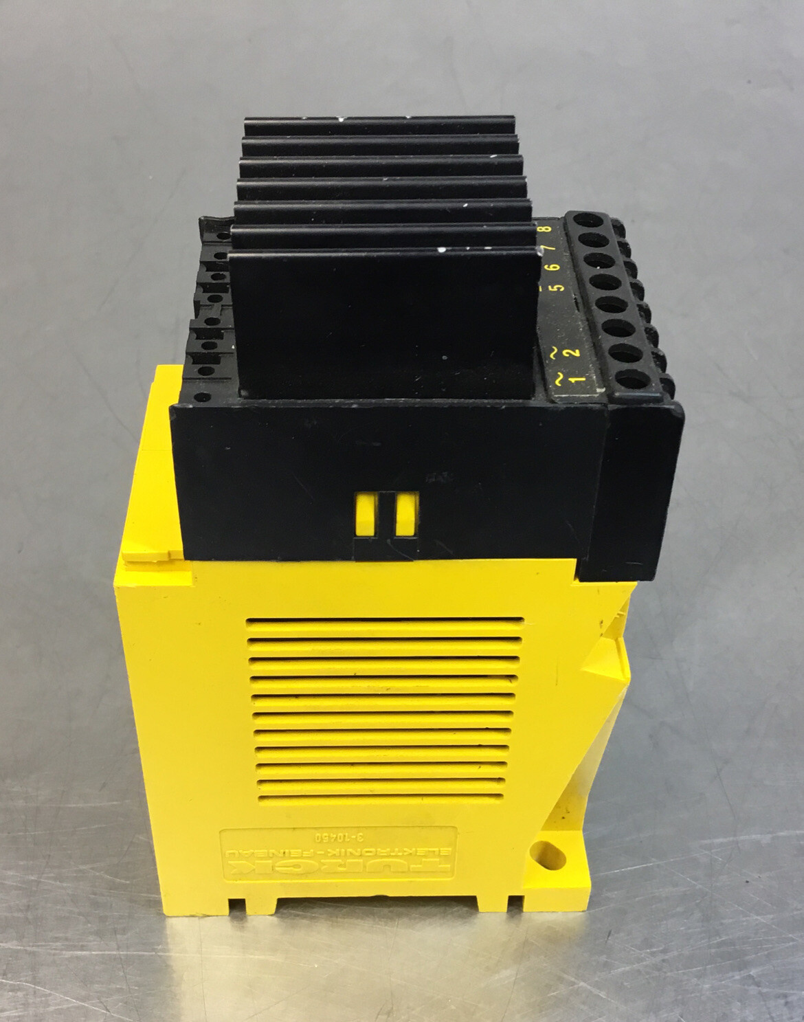 TURCK MS82-2407/115VAC Netzgerat Power Supply Out: 24VDC 700mA 4B