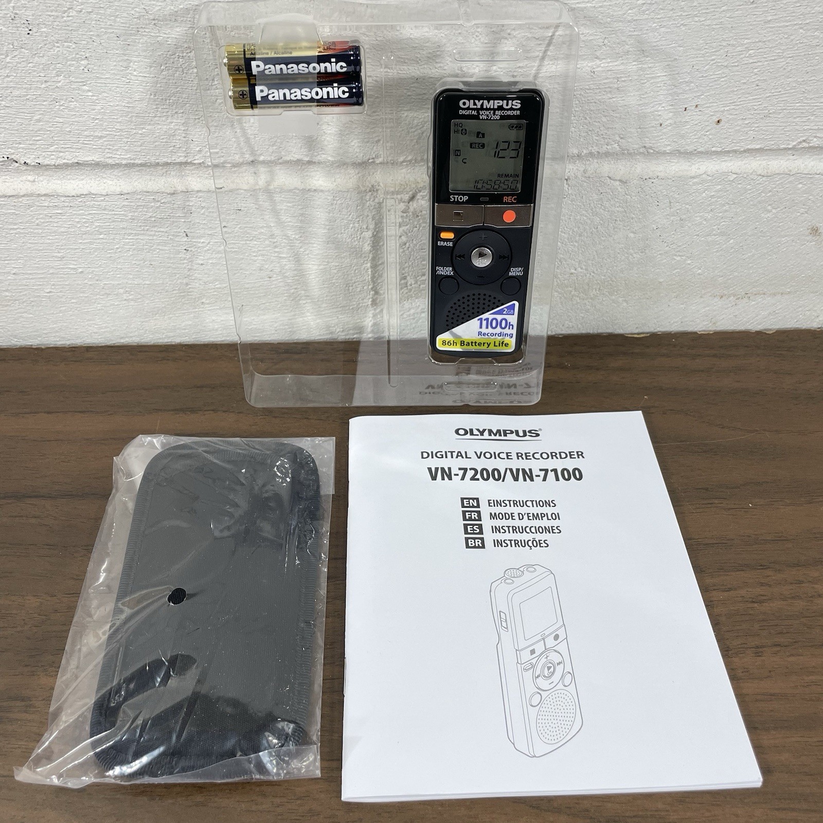 Olympus VN-7200 Handheld Digital Voice Recorder 2GB 1100 hrs. New
