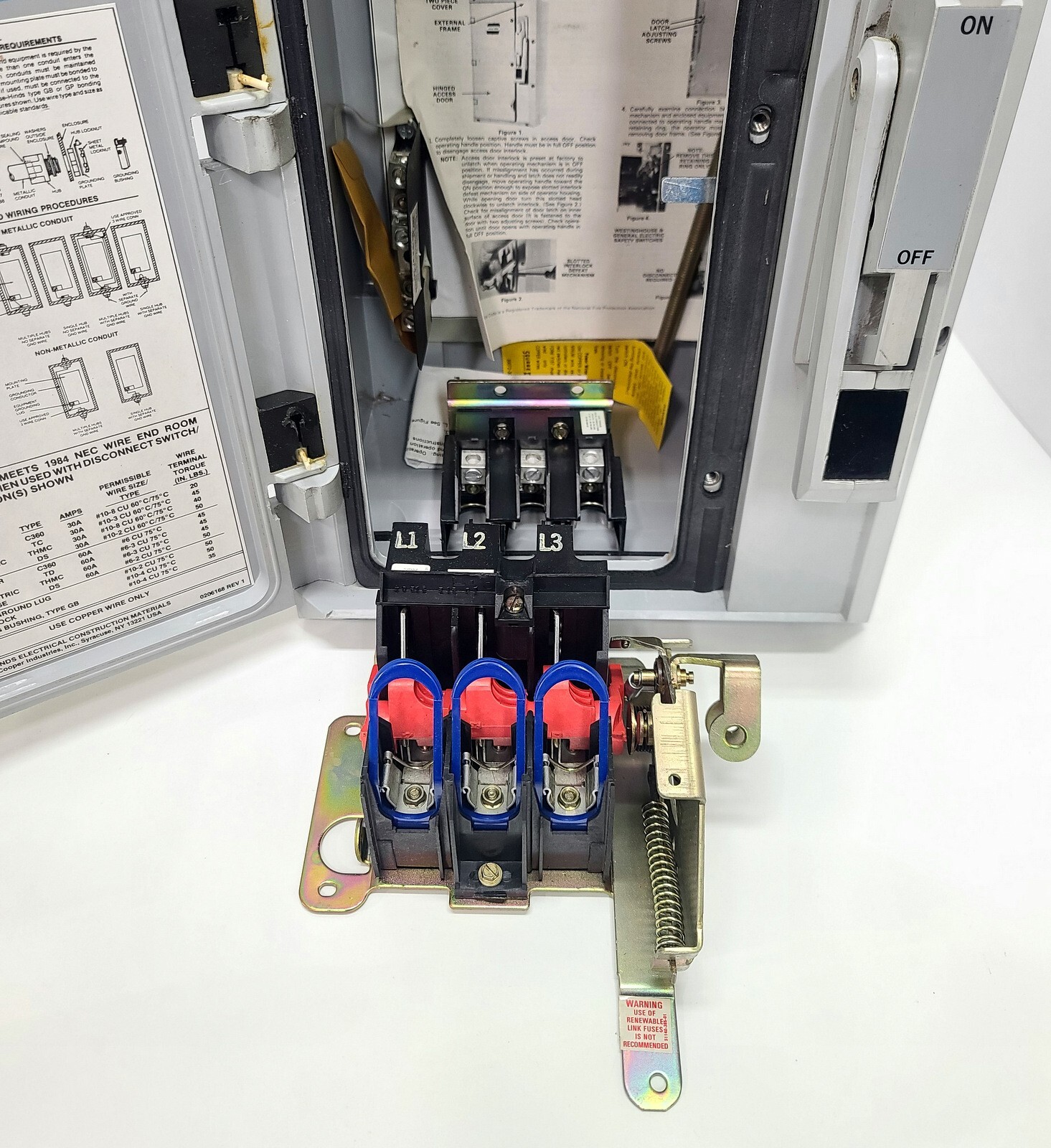CROUSE HINDS NON-METALLIC 30 AMP ENCLOSED SAFETY SWITCH NST1018F D ~ TC3 Switch