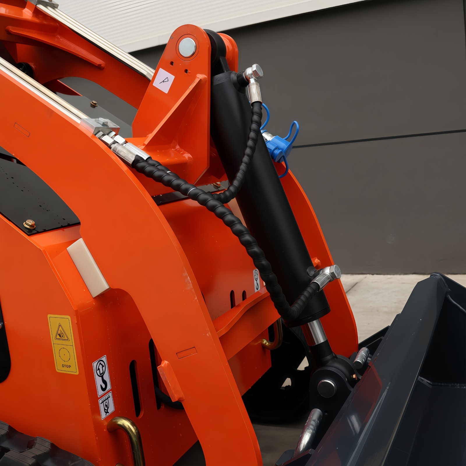 Mini Skid Steer Loader 13.5HP Hydraulic Tracked Loader with B&S Gas Engine EPA