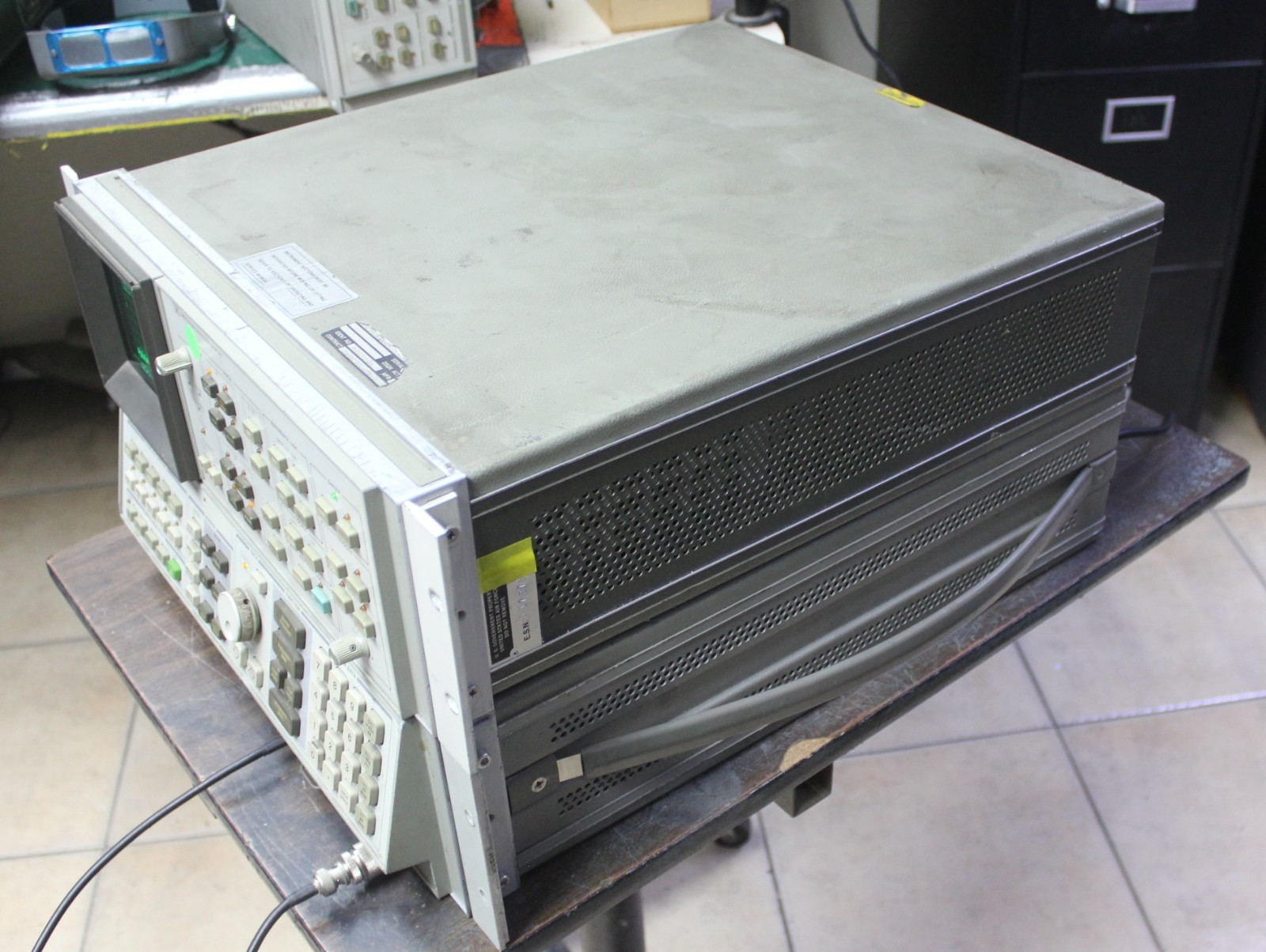 HP AGILENT 8566B SPECTRUM ANALYZER 100HZ – 22 GHZ