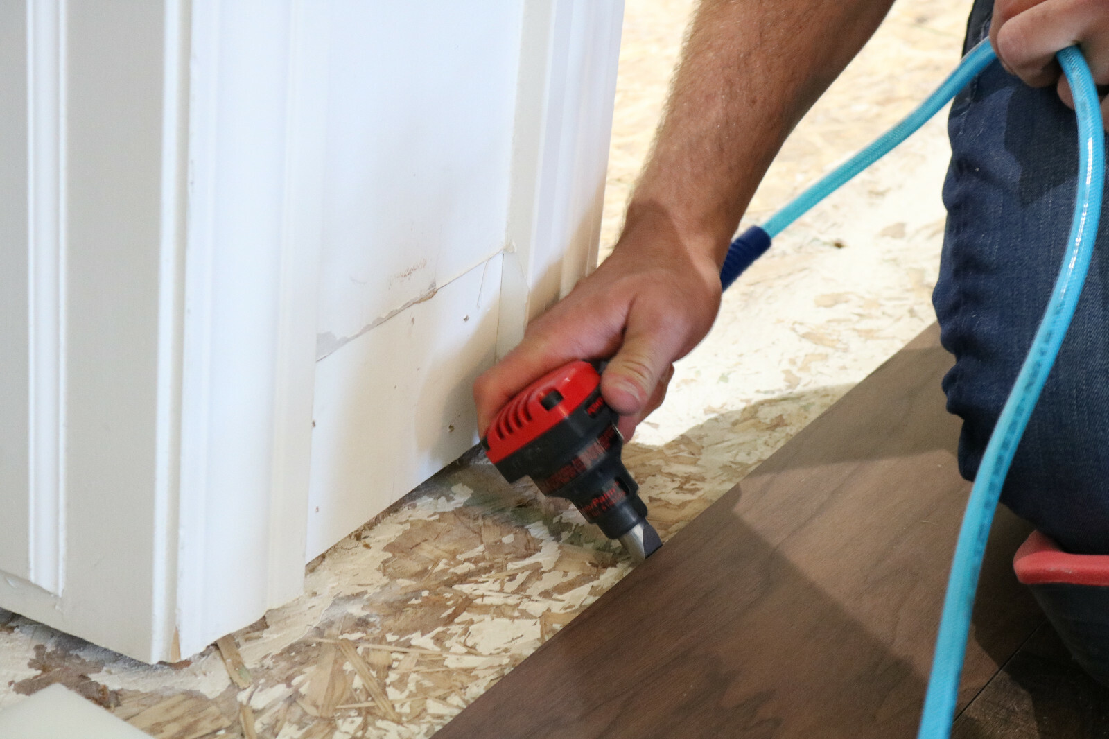 Powernail Power Palm, 18/16-gauge Pneumatic Palm Nailer for Floors (REFURBISHED)