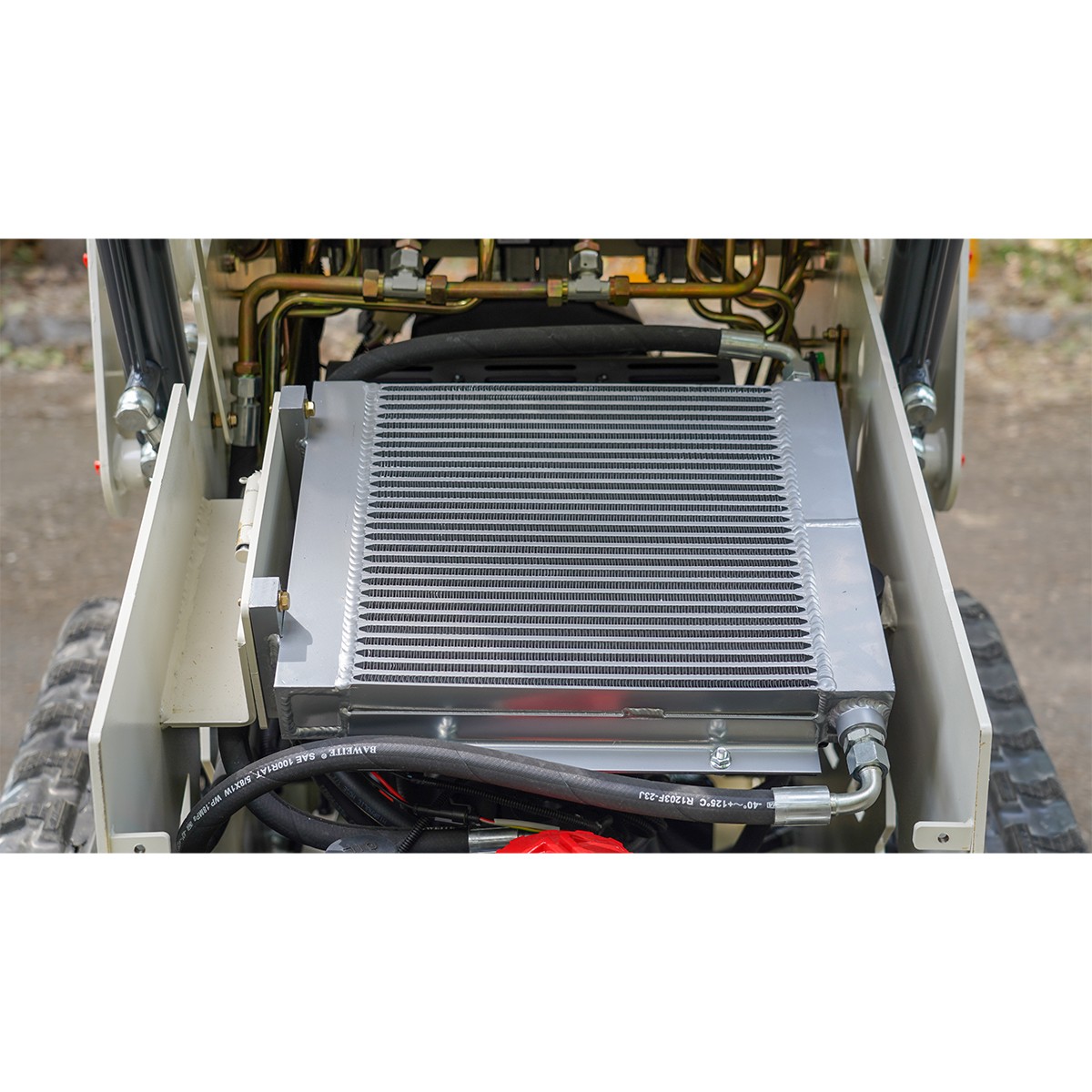 3300 lbs 1.5Ton Crawler EPA Mini Skid Steer 23HP 739cc 3-Pumps Loader 2025 USA