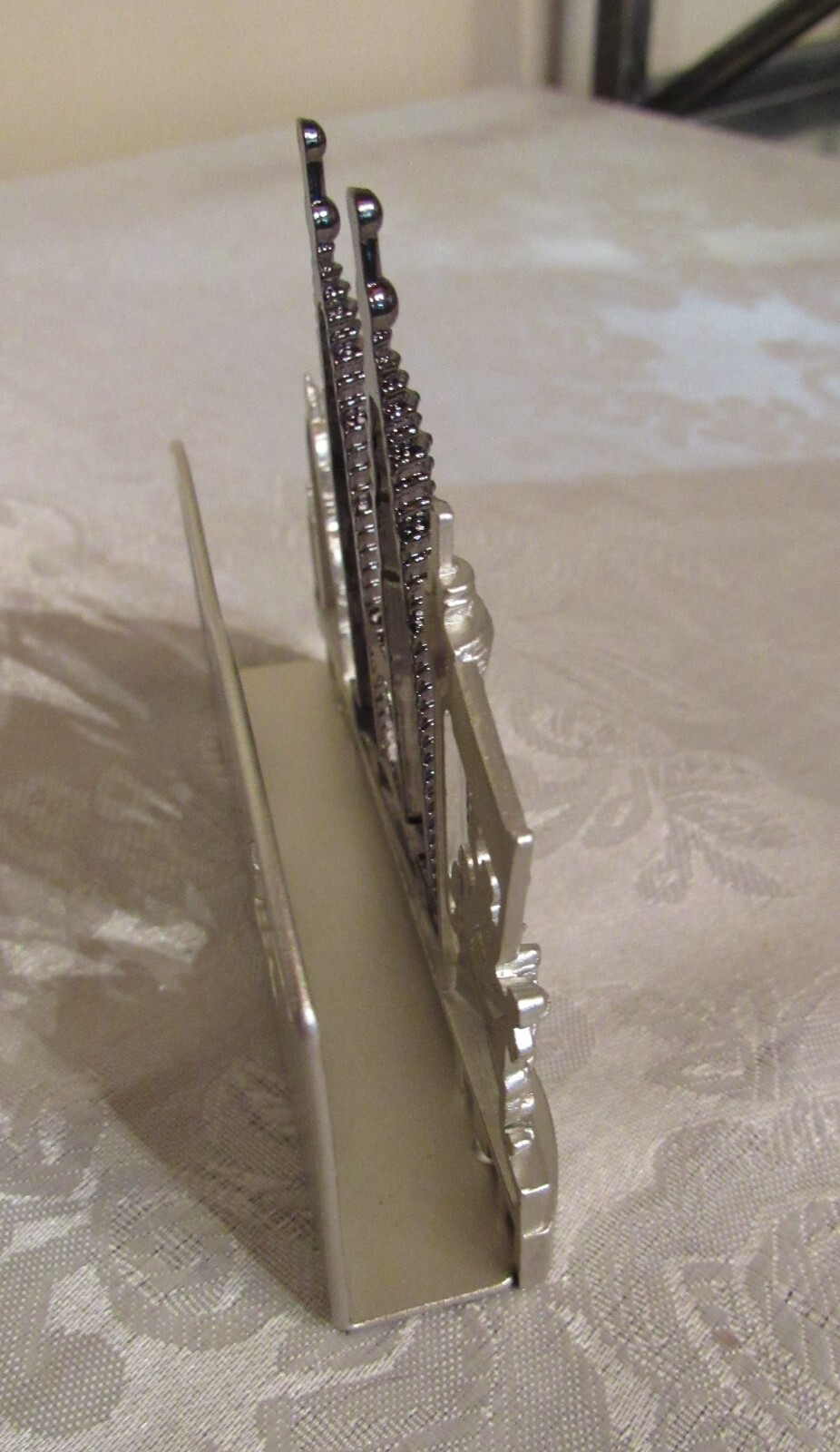 Kuala Lumpur Malaysia Business Card Holder * Pertronas Twin Towers * Silver Tone