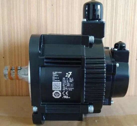 1PC New In Box Yaskawa SGM7G-09AFC61 AC Servo Motor Free delivery