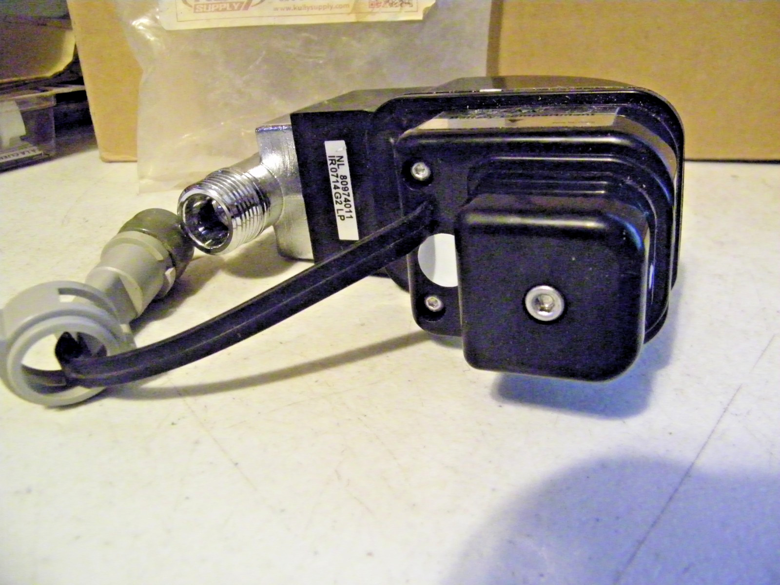 Zurn Z6900 Series Controller Solenoid Battery Pack (Faucet Not Included)