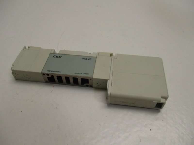 CKD W4GB239-MX-FL294194-3 SOLENOID VALVE 24VDC NSMP