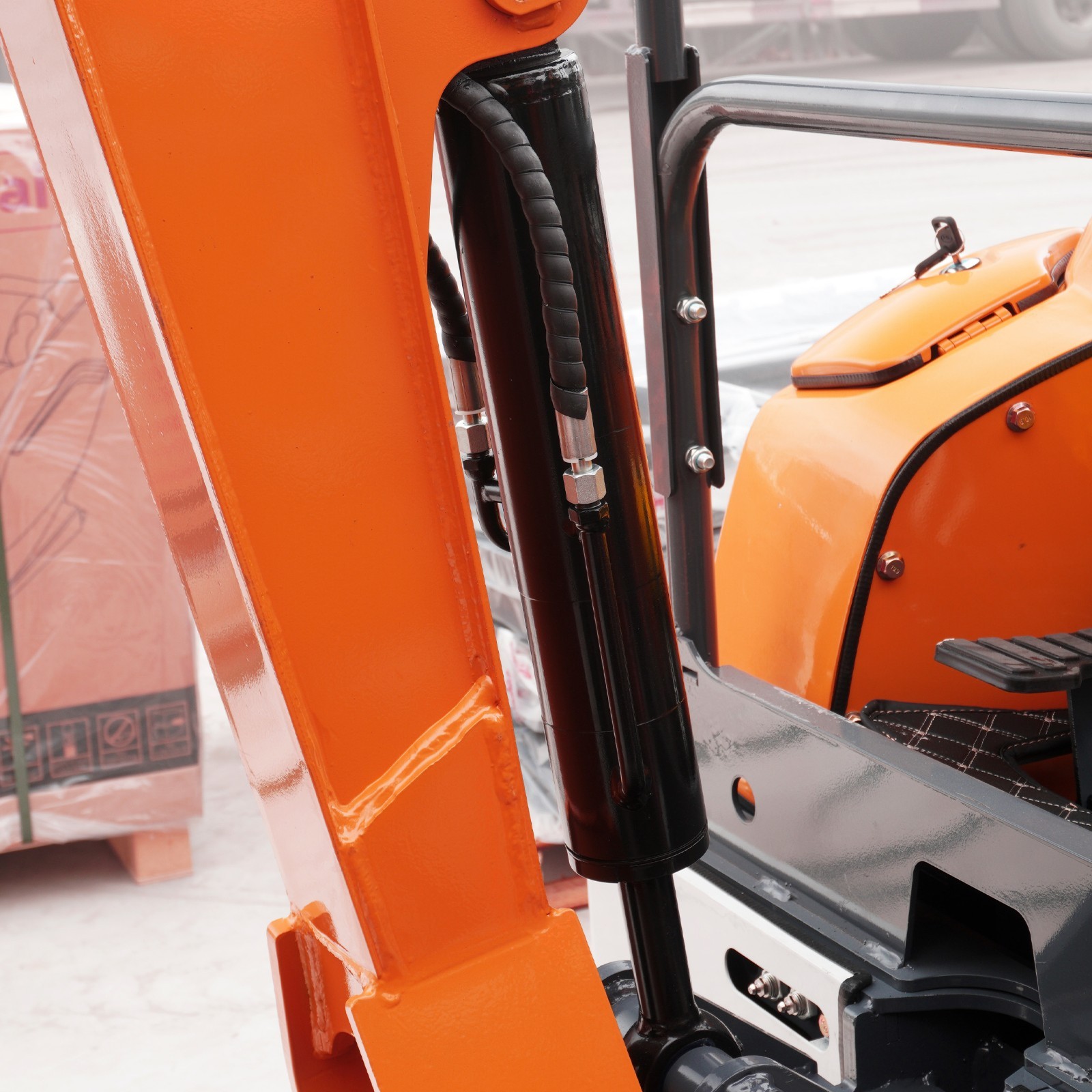20HP Kubota EPA Mini Excavator | Hydraulic Thumb, Side Tilt & Wide Tracks