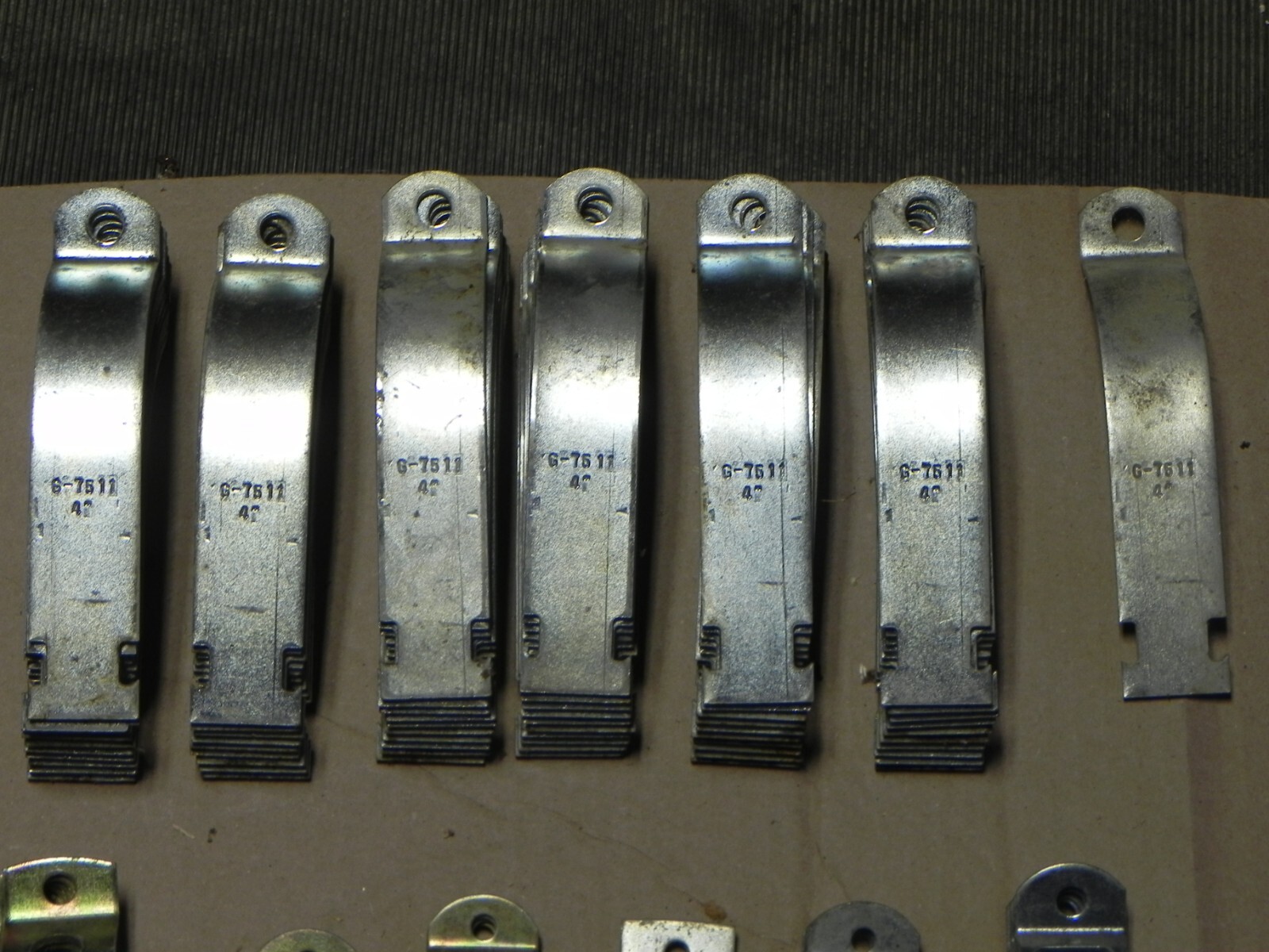 B-Line/ Super -Trut/Globe Pipe Clamps; 49 B-line 1/2″.61 G-7511-4″.25 B-Line 1″