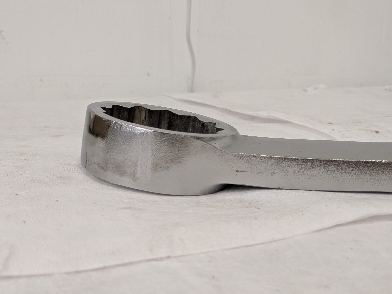 Williams 2-1/2″ Combination Wrench 12-Point 29-15/16″ OAL Satin Chrome JHW1197