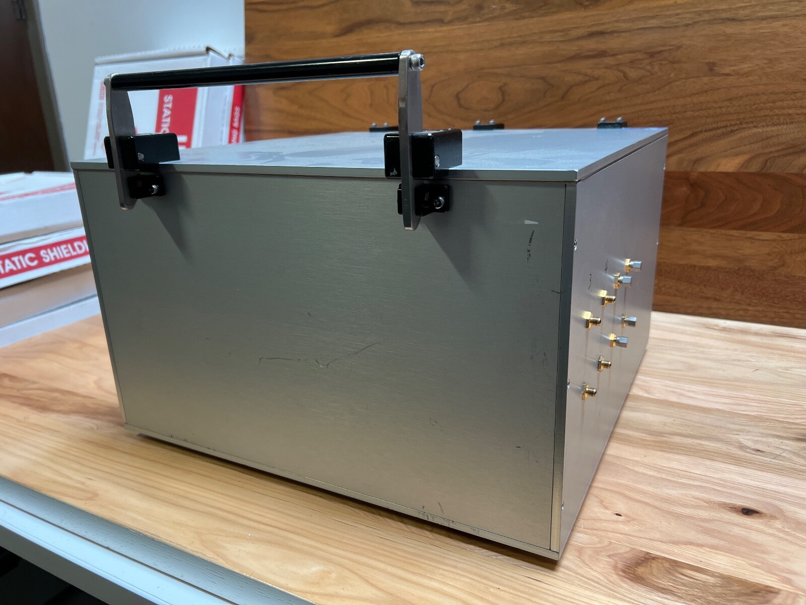 RF Shield Box Faraday enclosure EMI RFID Pass Through Interfaces Hydraulic lid