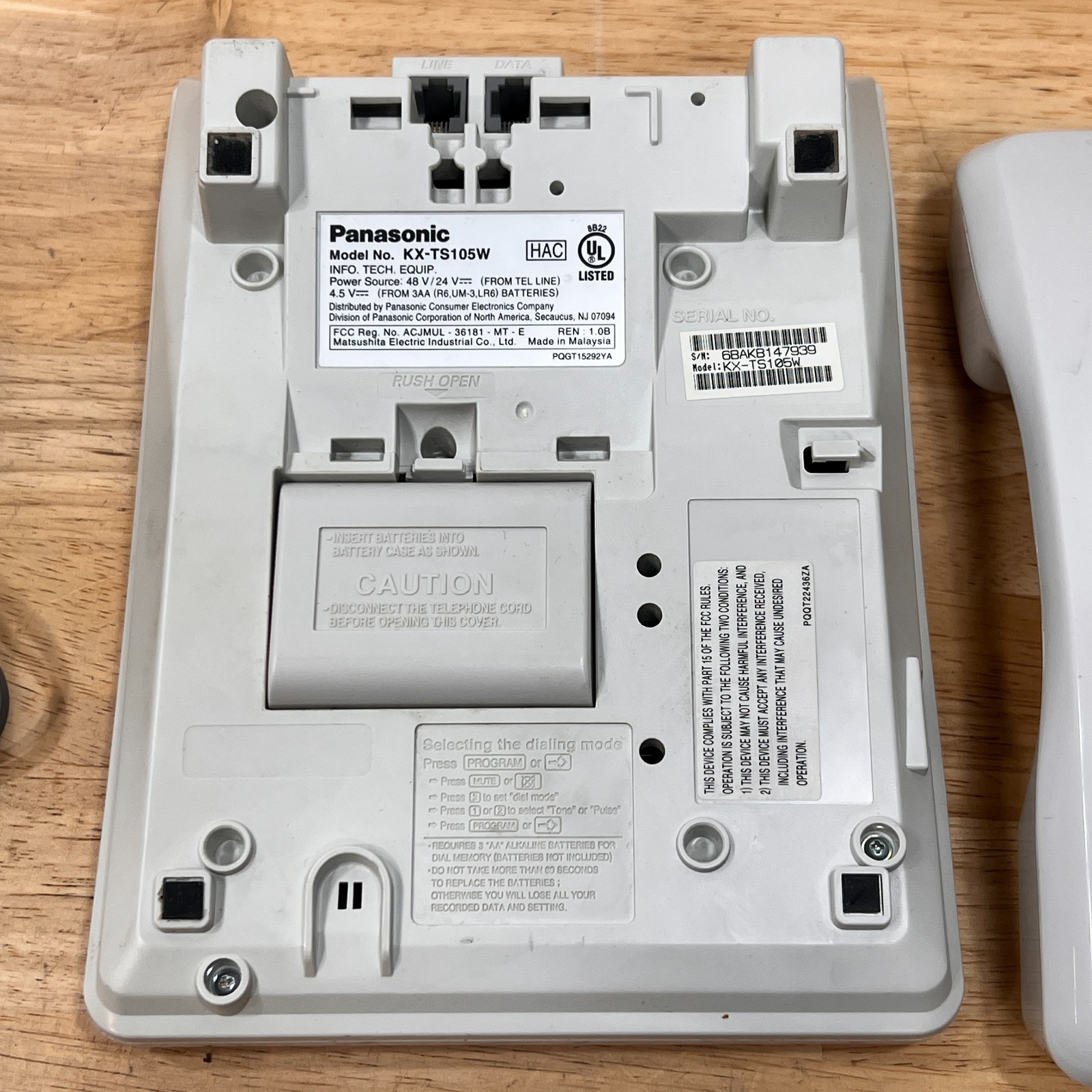 Panasonic KX-TS105W White Advanced ITS Corded Desk Telephone Tested Works