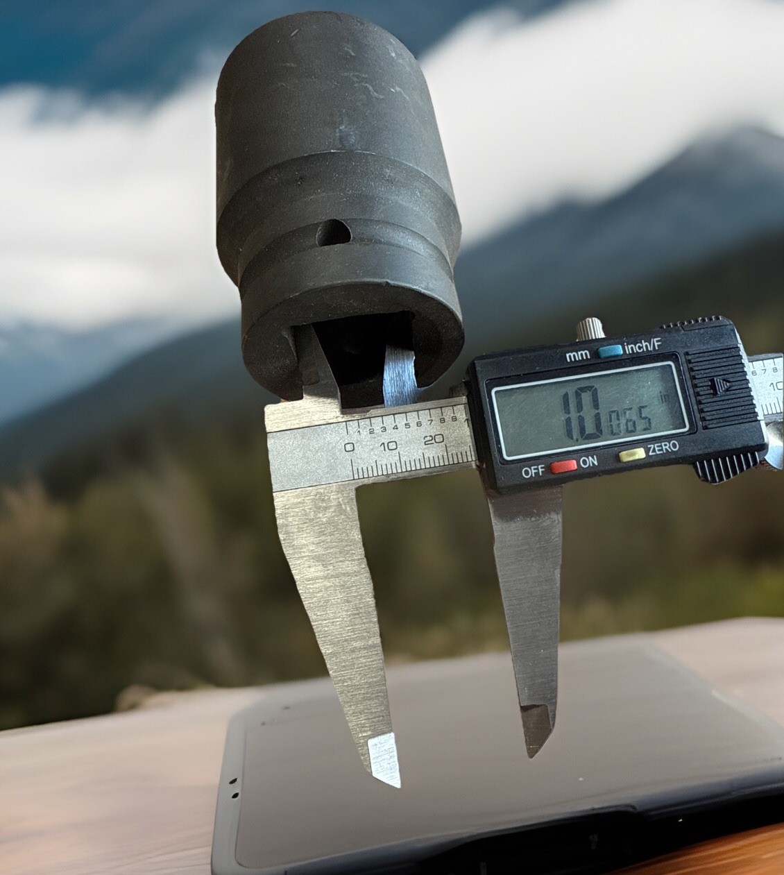 12″ LCD Screen Digital Vernier Caliper Micrometer Frac/MM/SAE Manufacturing