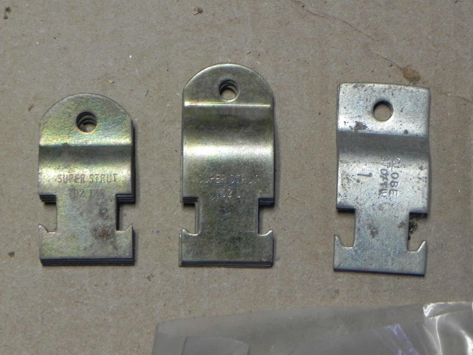 B-Line/ Super -Trut/Globe Pipe Clamps; 49 B-line 1/2″.61 G-7511-4″.25 B-Line 1″