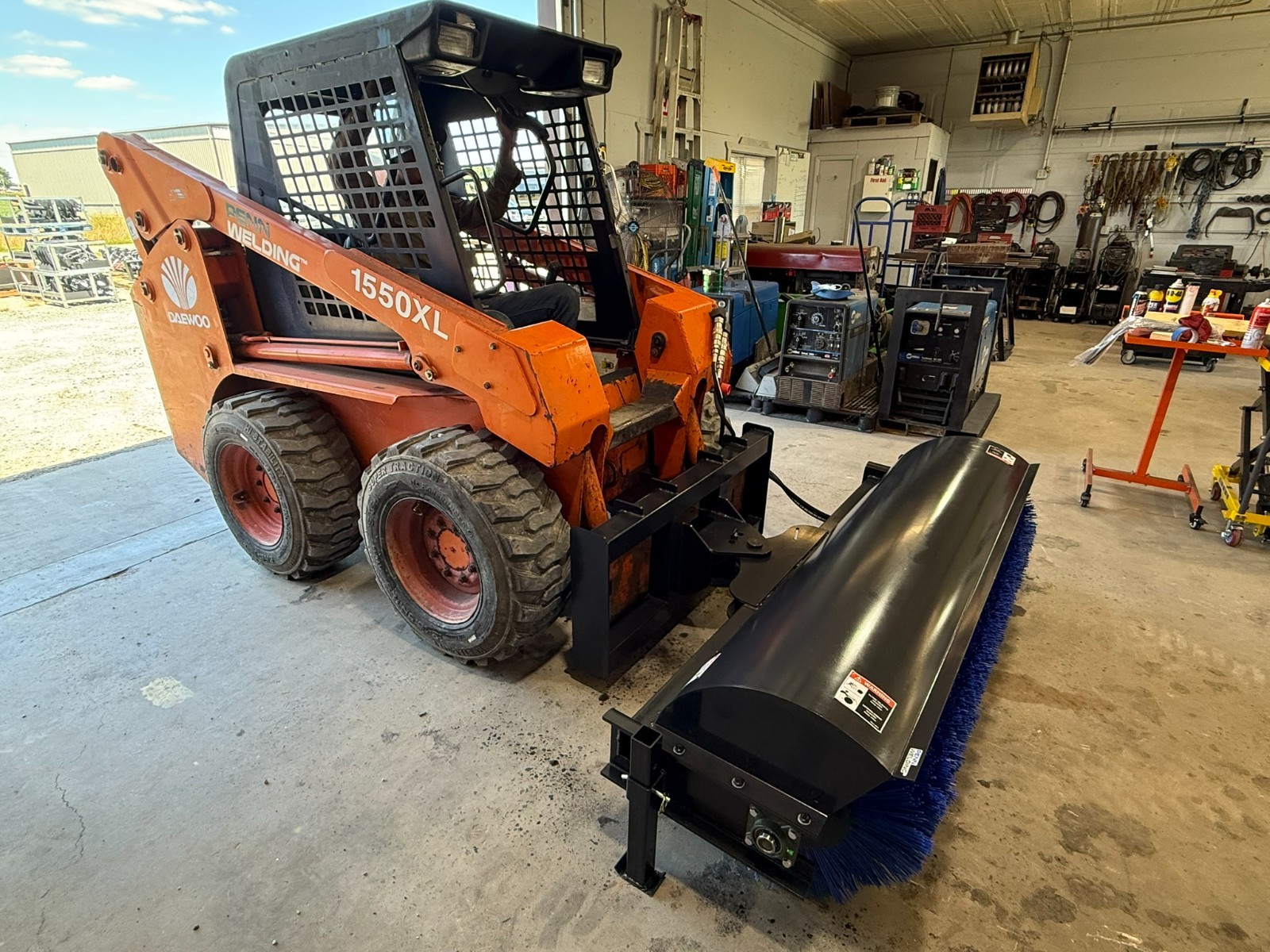 72″ Skid Steer Angle Broom Hydraulic Sweeper Attachment Quick Attach Not Mini