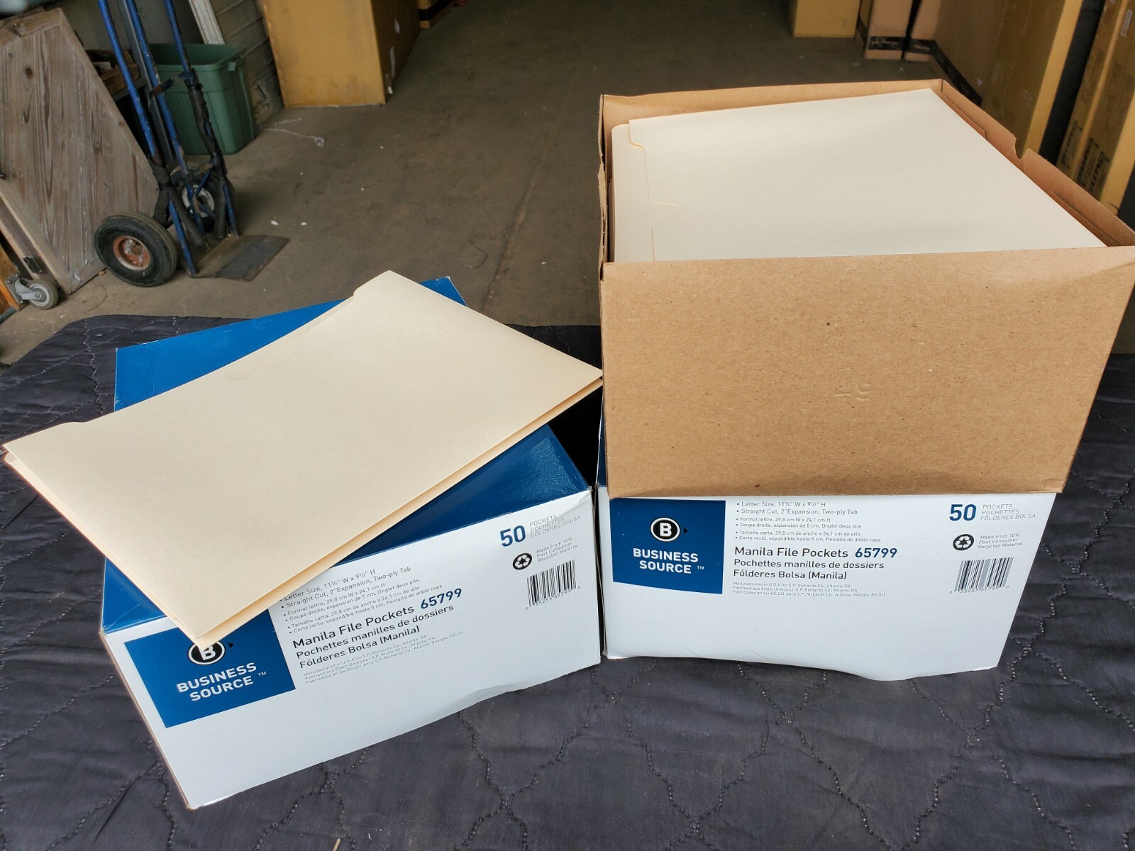 100 Business Source Flat File Pocket Letter 8.50″ X 11″ – 2″ Expansion Manila