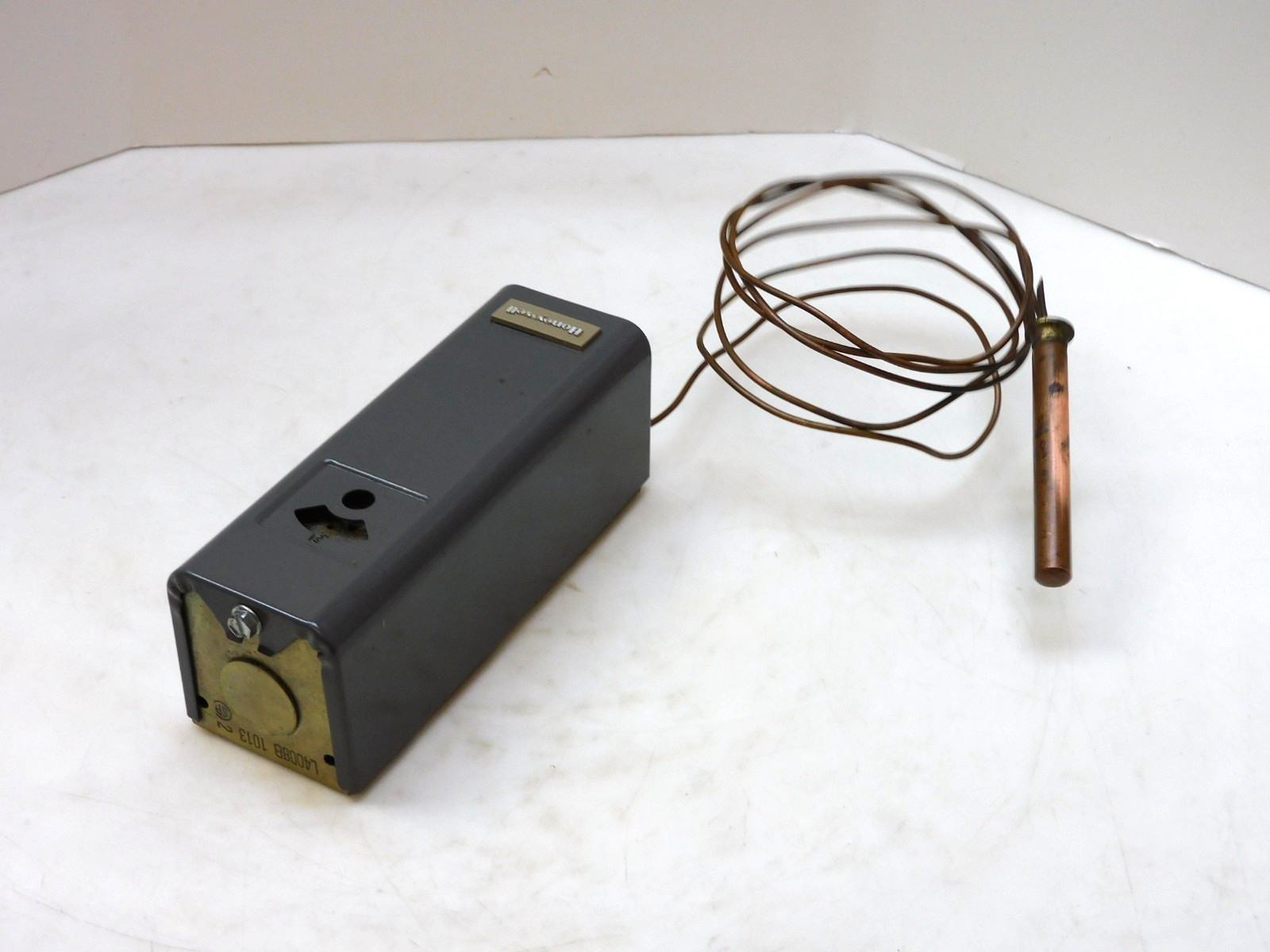 Honeywell L4008B 1013 AquaStat Temperature Control 100-240°F