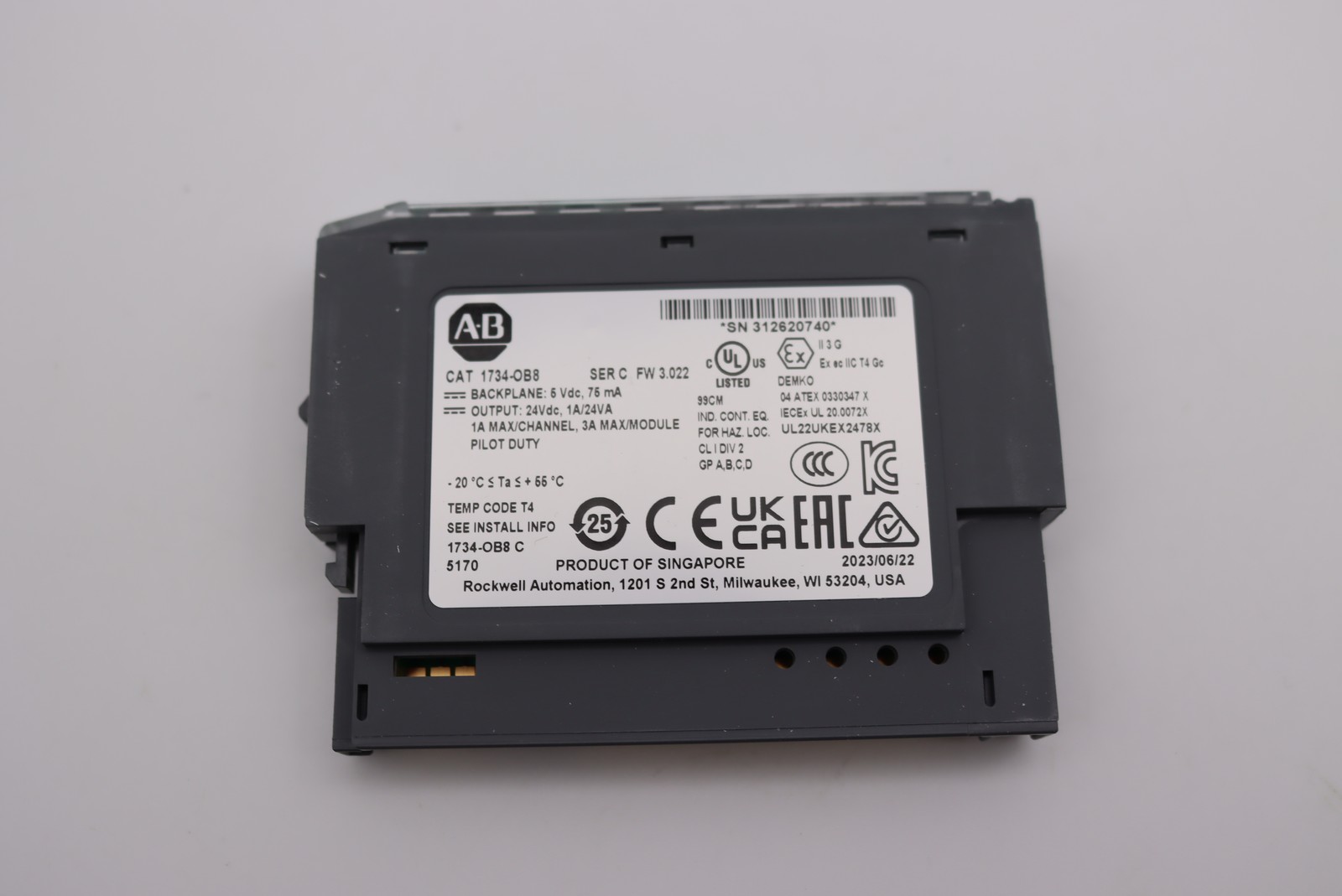 Allen Bradley 1734-OB8 POINT I/O 8 Point Digital Output Module