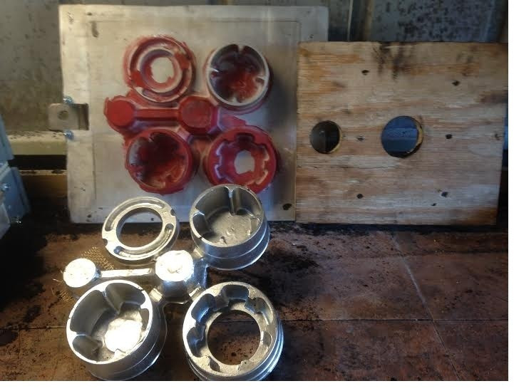 ALUMINUM INGOTS…….. 42+ lbs per box Casting alloy Near 356