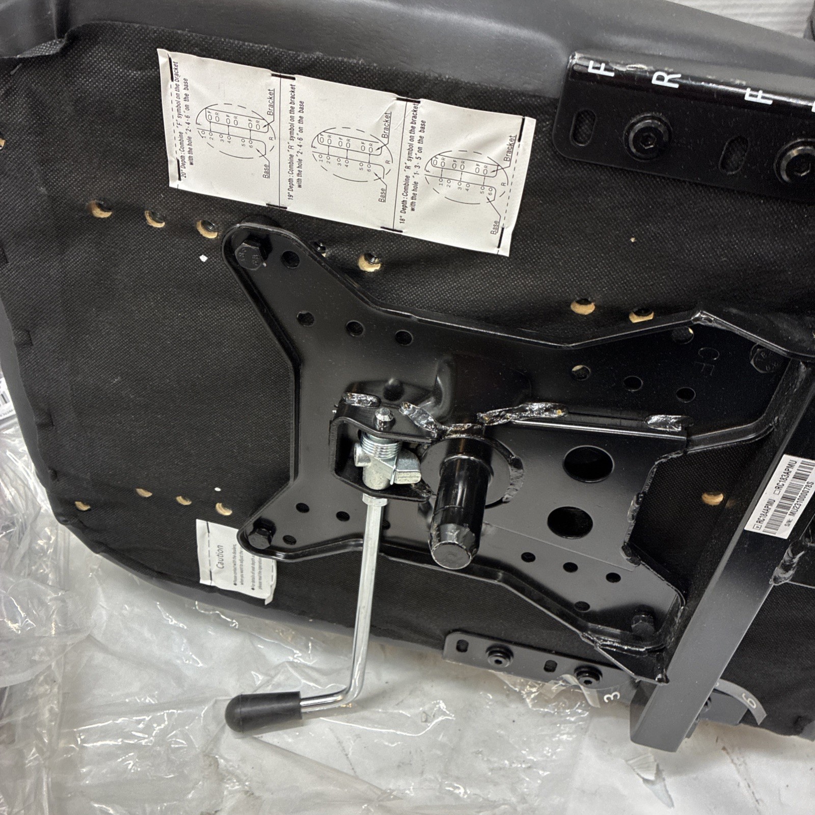 Forklift/Tractor Suspension Seat ** Missing Head Rest **