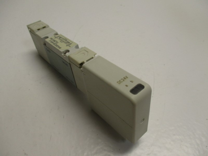 CKD W4GB239-MX-FL294194-3 SOLENOID VALVE 24VDC NSMP