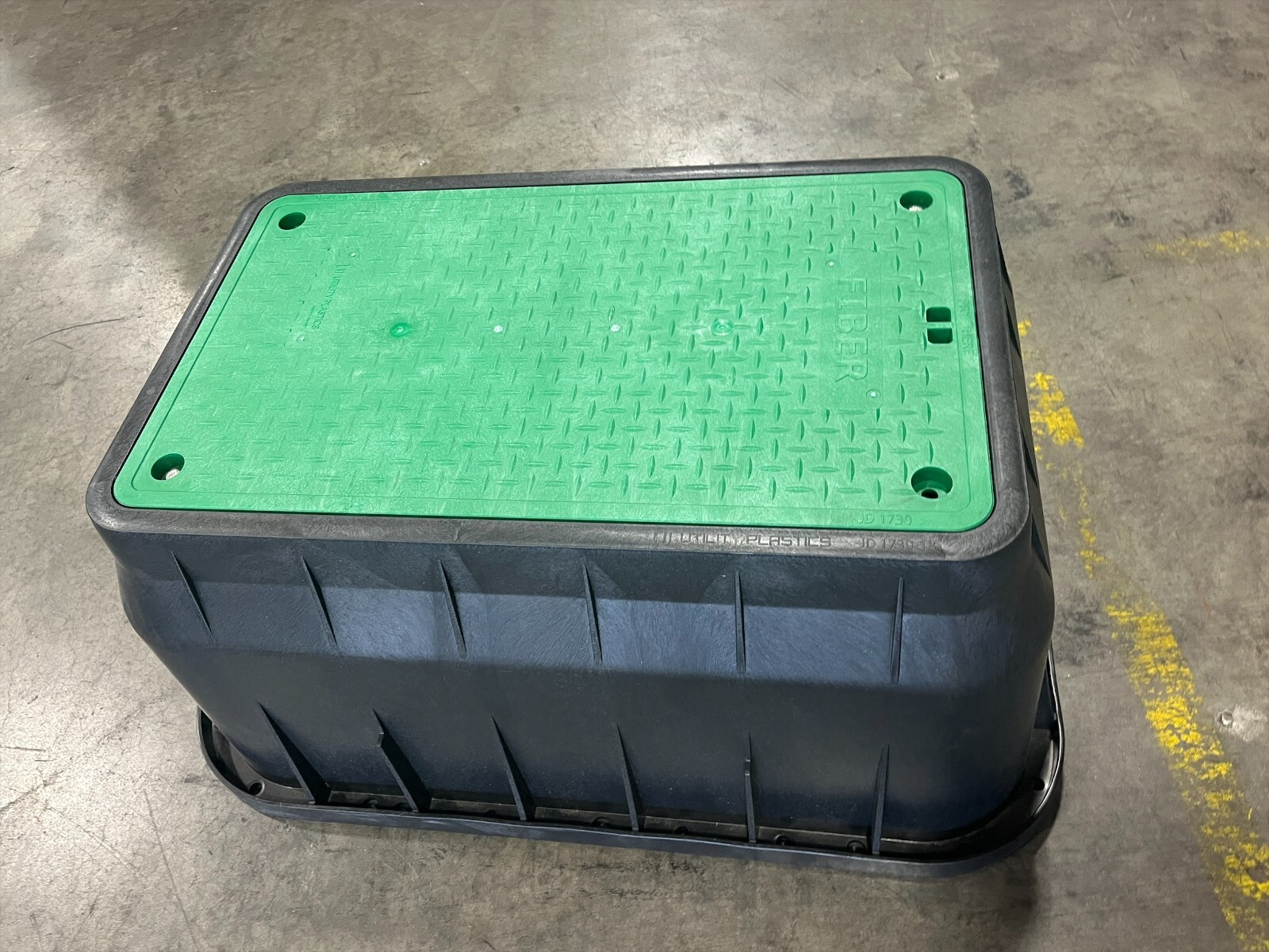 17x30x18 HDPE Plastic Pedestrian Rated Hand Holes w/Blank Lid, 1 Unit