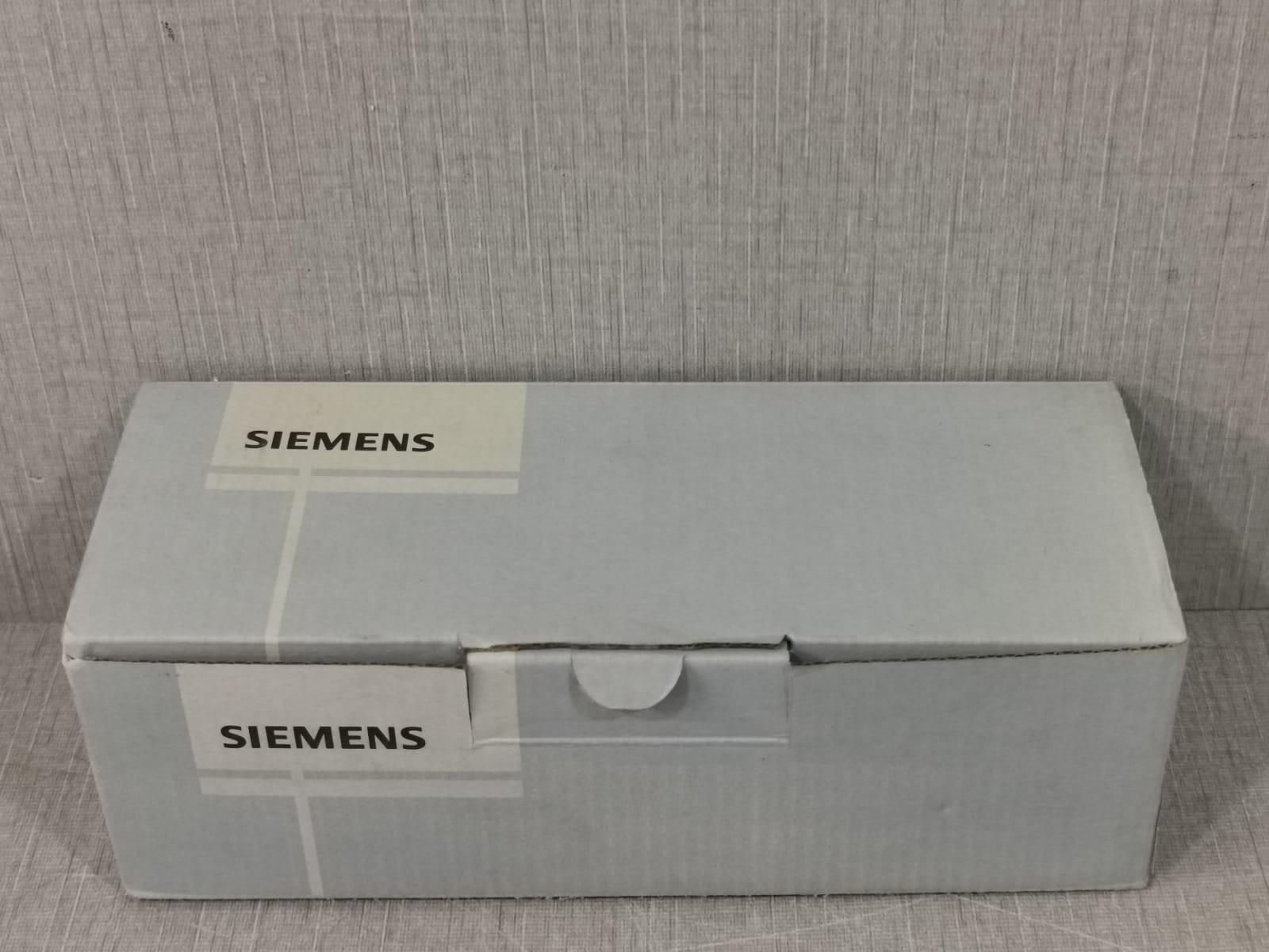 LOT 2 PCS SIEMENS QAM2120.040 Duct Sensor LG – WITH FILTHY BOX