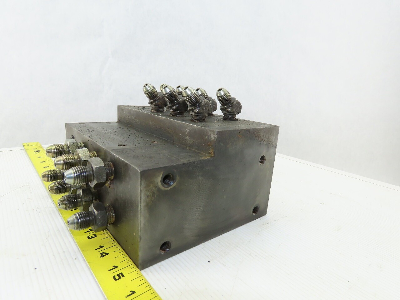 16 Port Steel Hydraulic Manifold