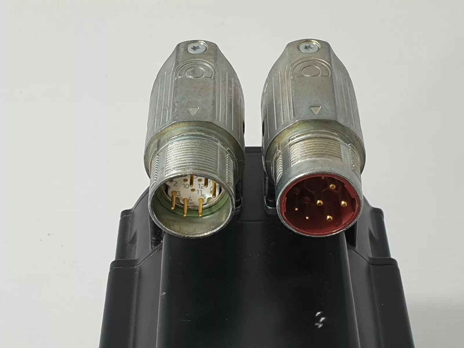B&R 8JSA42.R0035D000-0 REV_C0 SERVO MOTOR IN 2.18 A IO 2.74 A 560-VDC NN 3500MIN