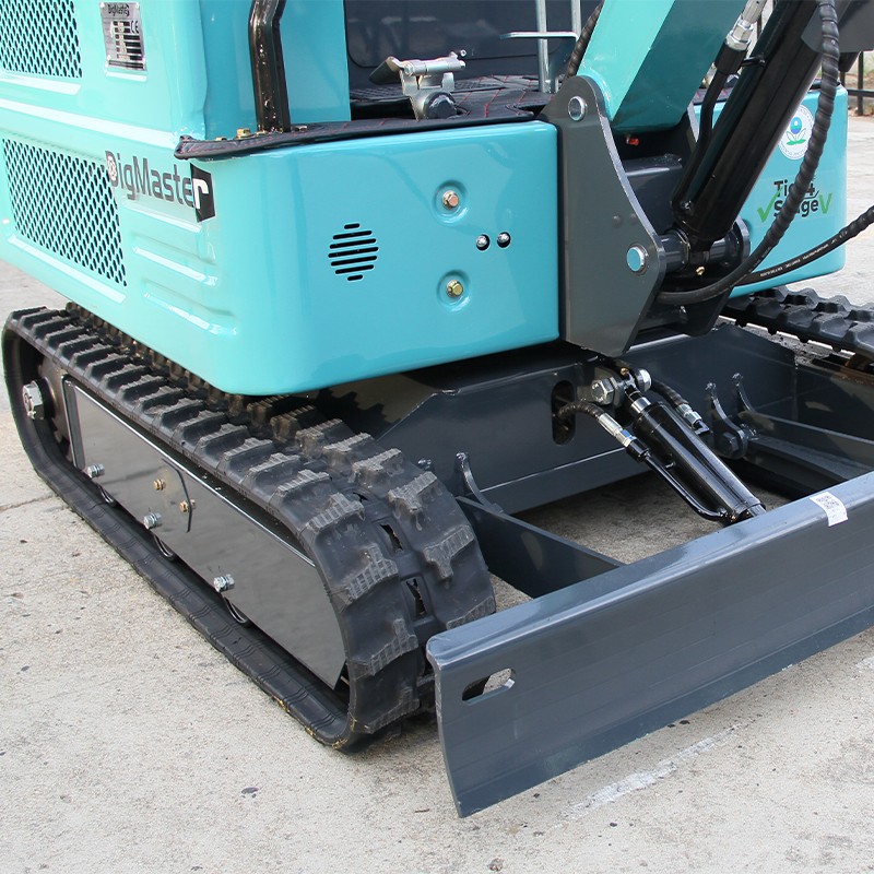 4,000 lbs Mini Excavator, EPA Certified USA KUBOTA Diesel Machine