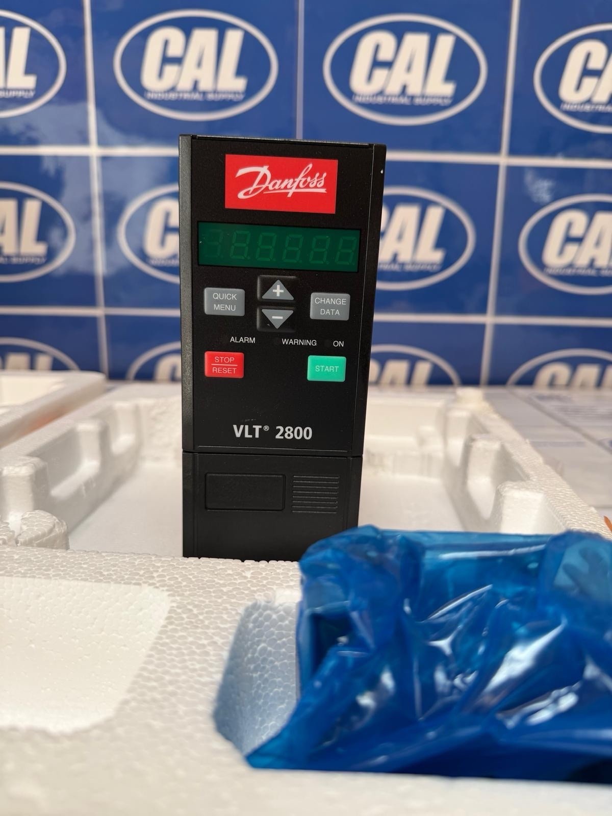 DANFOSS VLT2807PT4B20SBR1DBF00A00C1 FREQUENCY CONVERTER NSFS