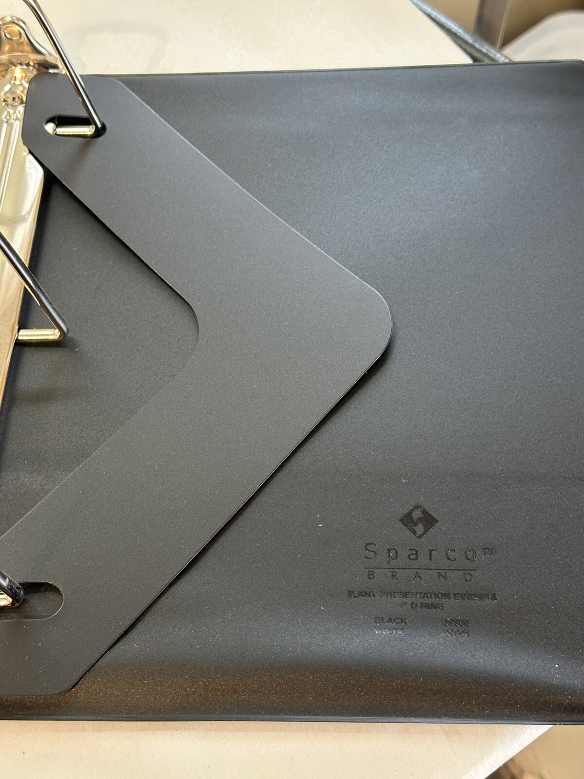 Sparco Slant D Ring Binder – Letter – 8.50″ X 11″ – D-ring Fastener – 4″ 09800
