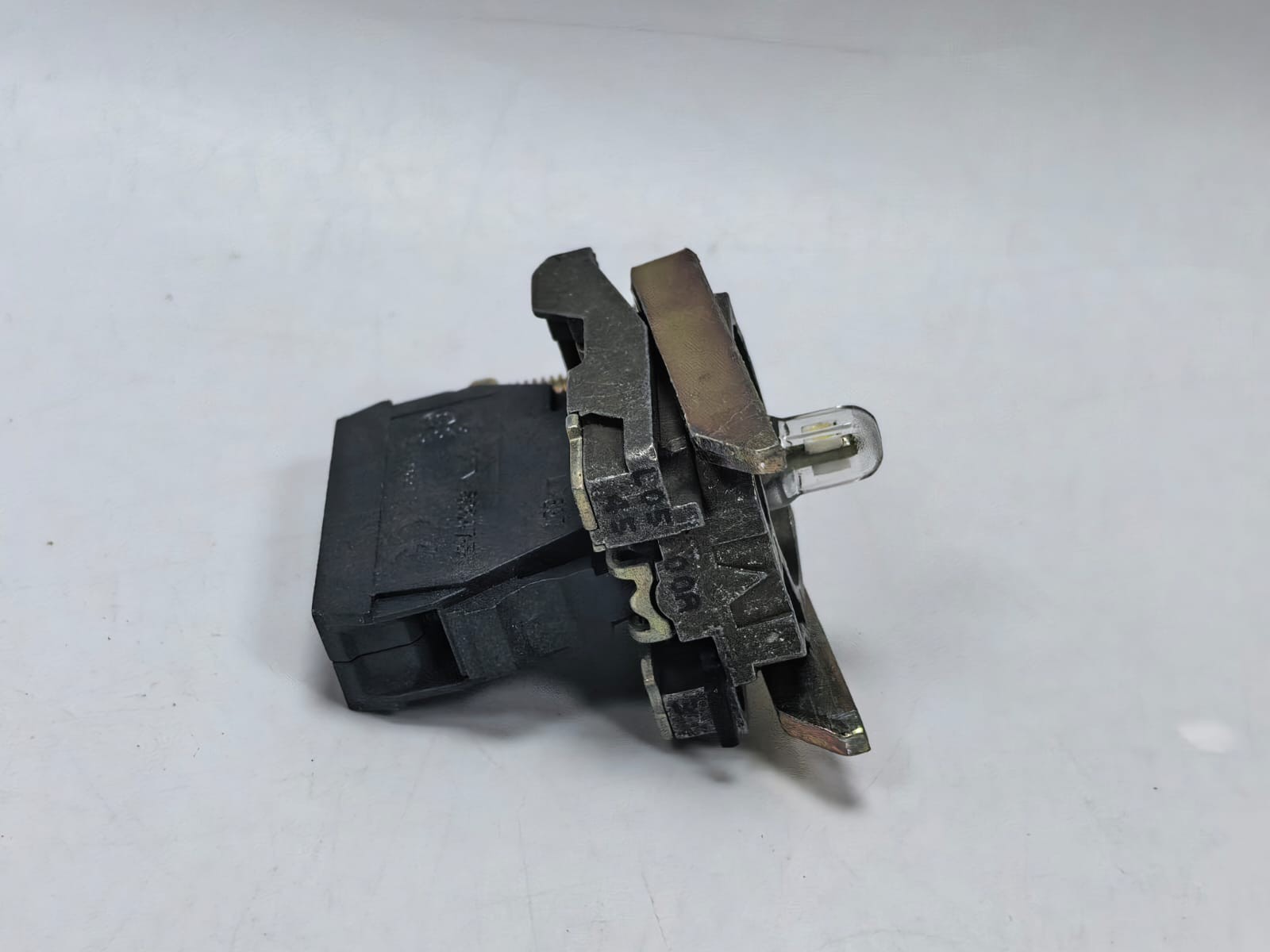 LOT 2 PCS TELEMECANIQUE ZB4 BVBG1 SERIES LIGHT BLOCK