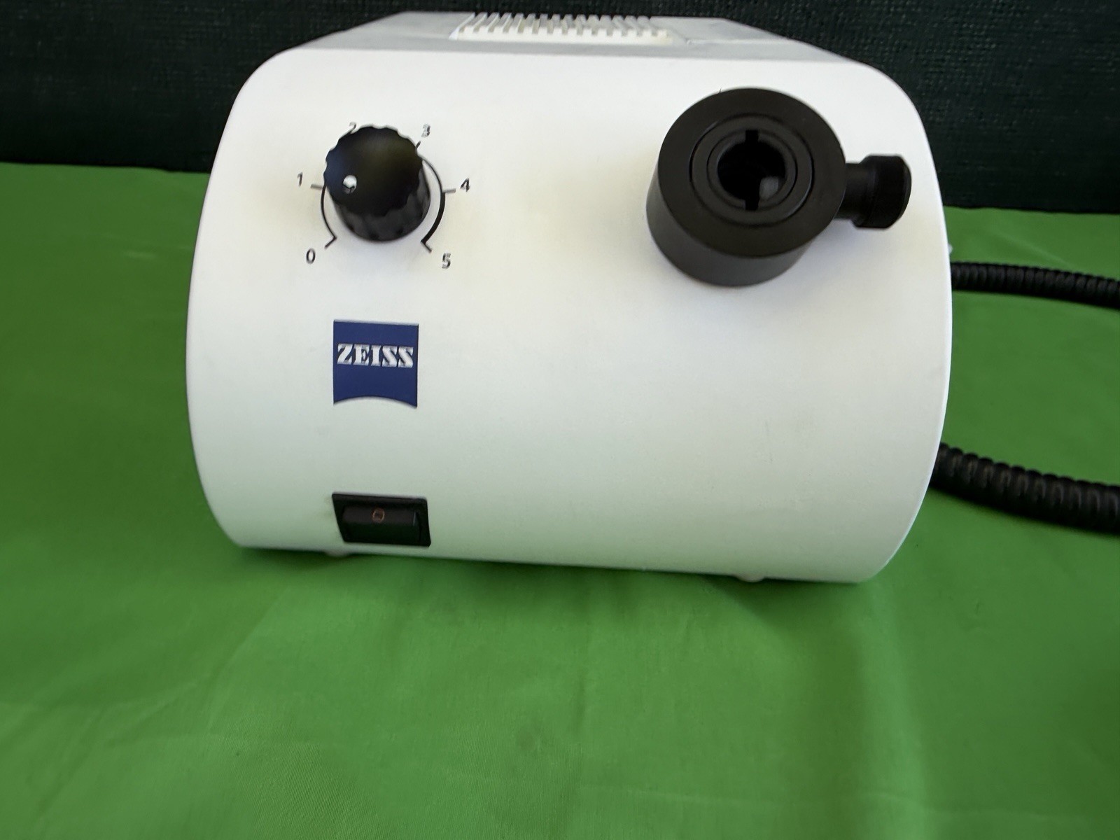 Zeiss CL 1500 ECO Fiber Optic Cold Light Source with Slit-Ring Illuminator