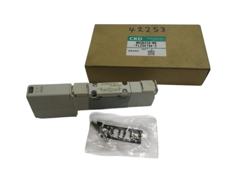 CKD W4GB239-MX-FL294194-3 SOLENOID VALVE 24VDC NSMP