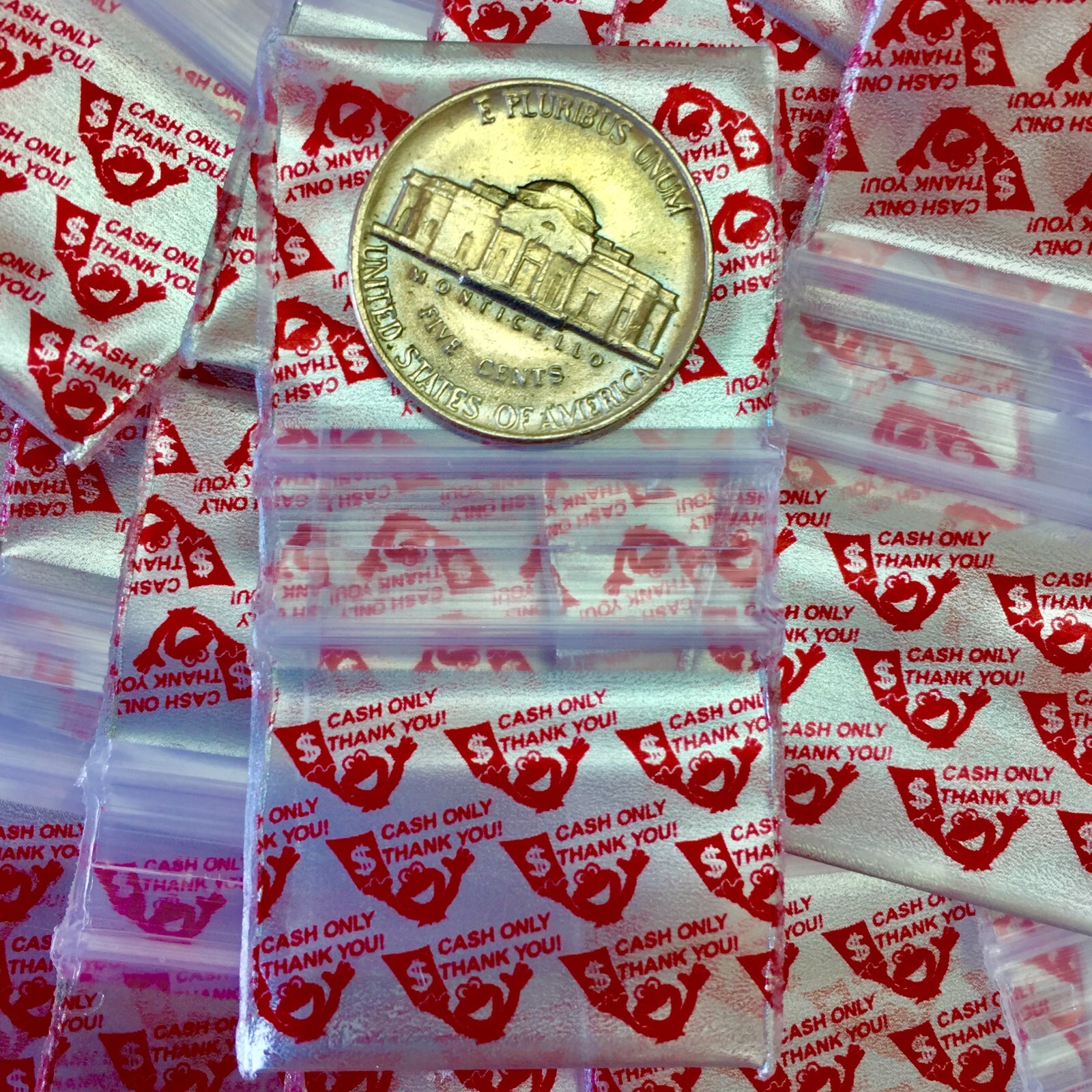 BaggiesSince1987 – 12510-S DESIGN ZIP BAGS 300PCS BUNNY ON SILVER, READ DETAILS