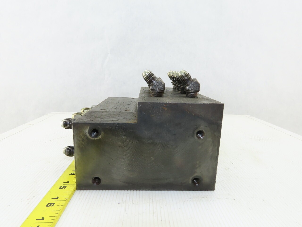 16 Port Steel Hydraulic Manifold