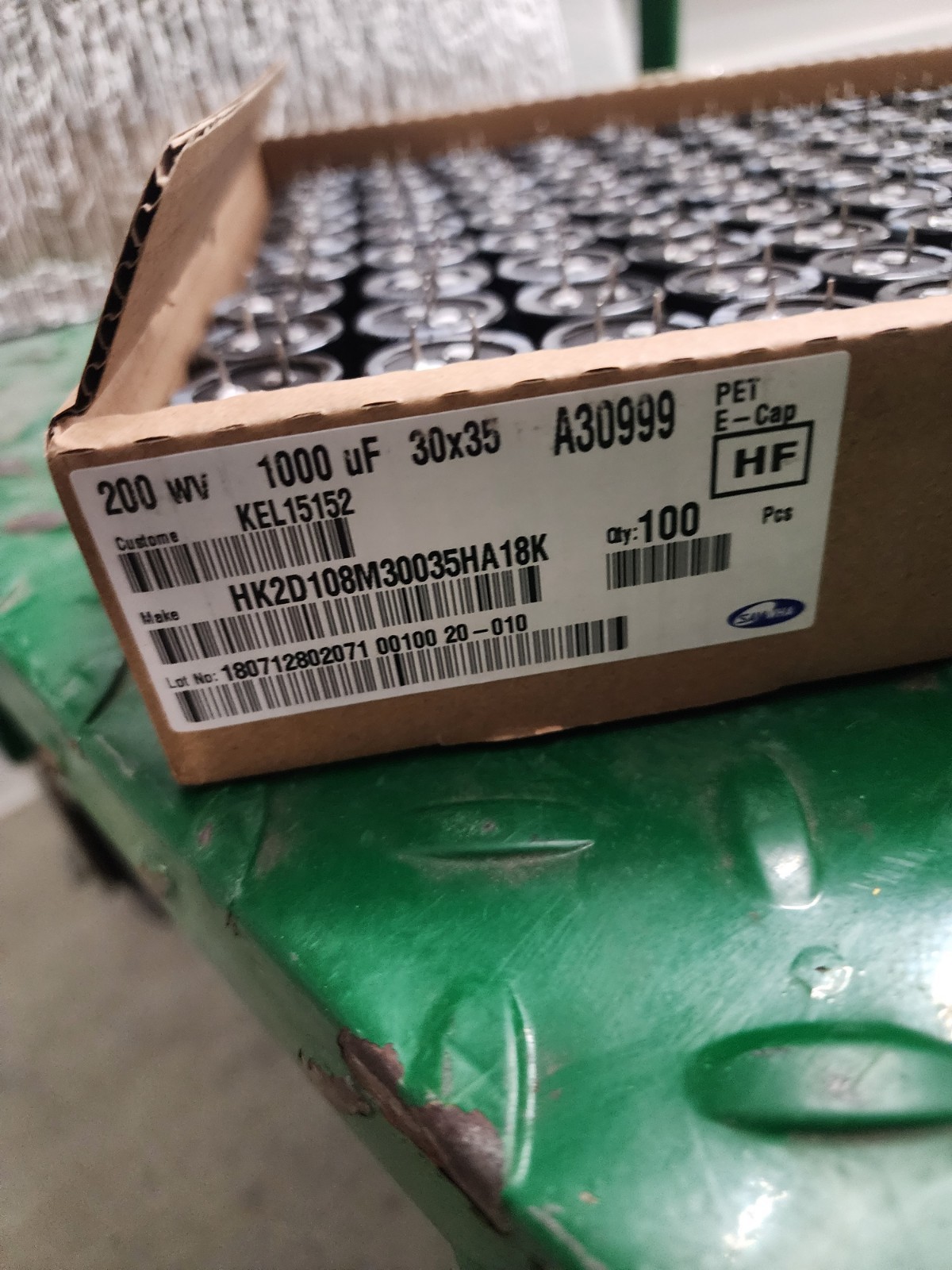 Lot Of 100 1000uf 200V Snap-In Capacitors 30mmx35mm **100 PIECE** Capacitor 2