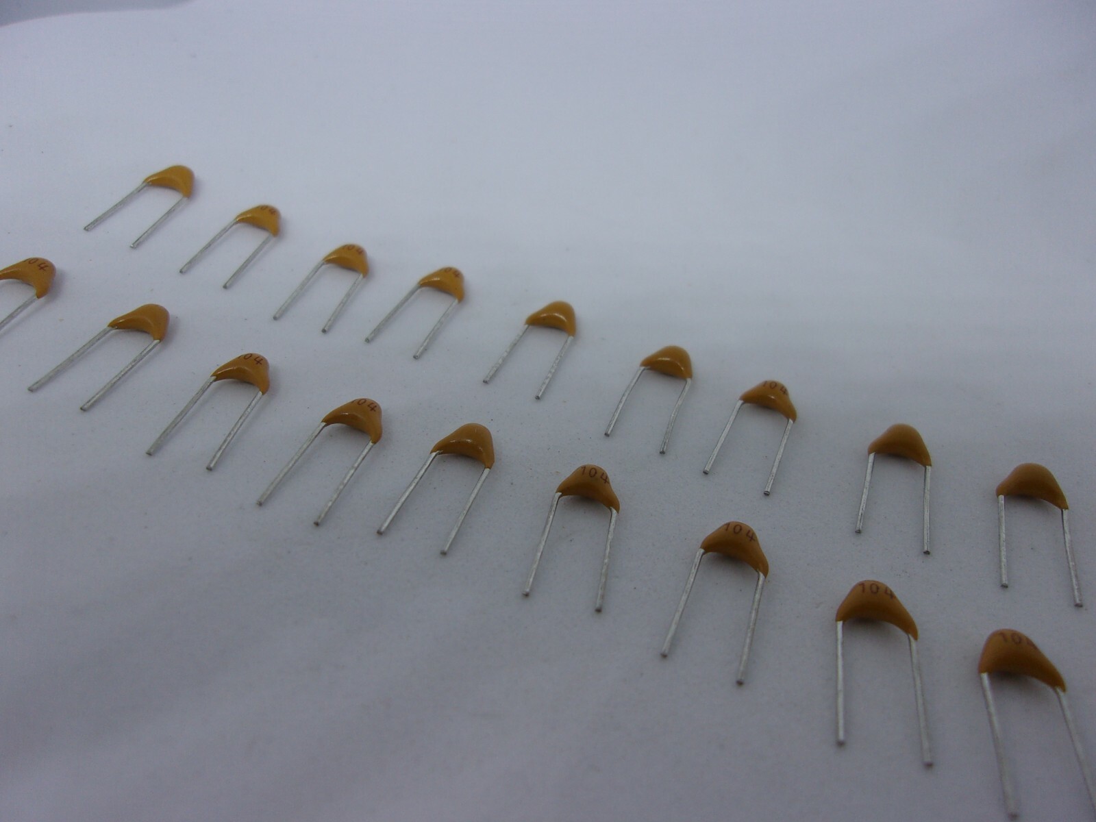 20 Pcs Pack Lot Multilayer Ceramic Capacitor 100nF 0.1uF 104 50V 20% Monolithic