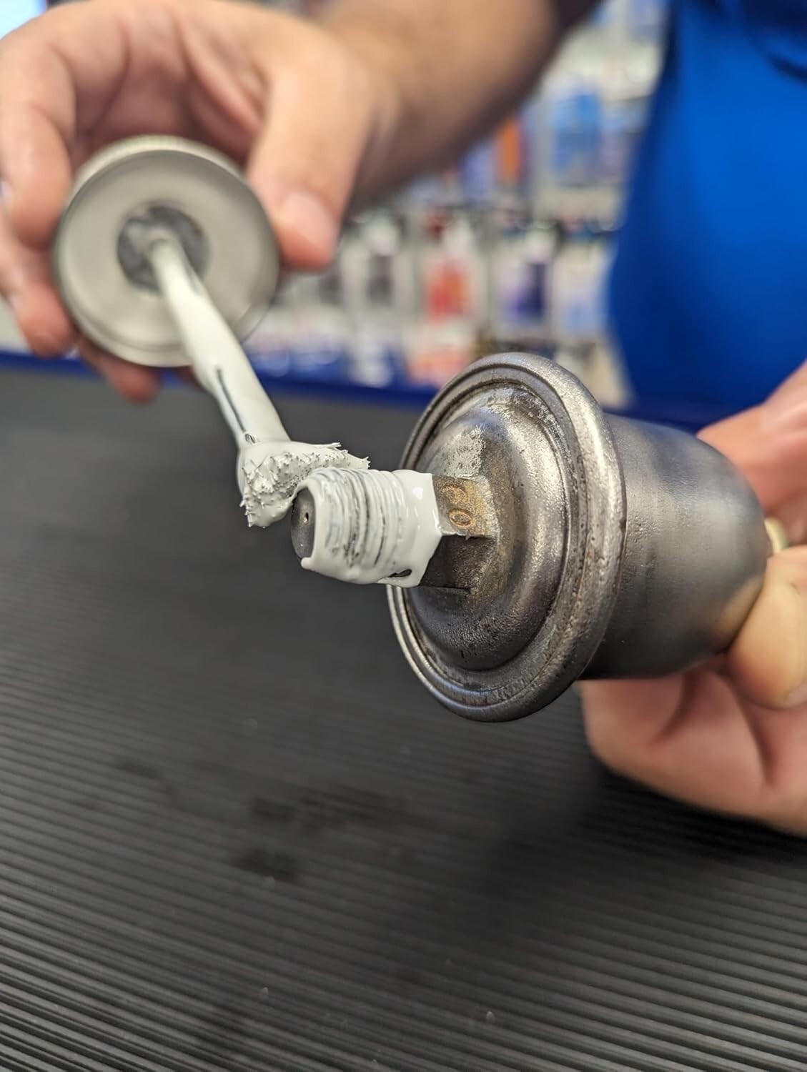 Economical 4 Oz PTFE Thread Sealant – Perfect for Air, Oil & Hydraulic Systems