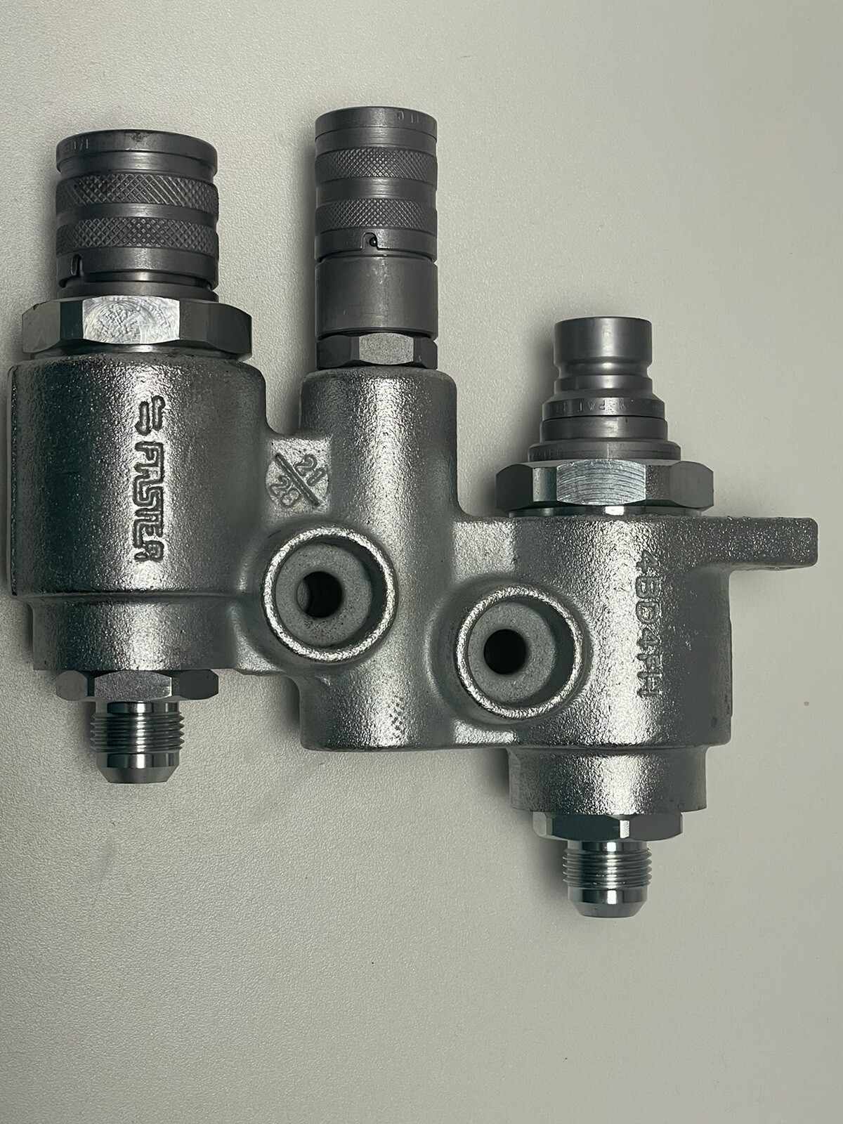 Hydraulic flat face Manifold