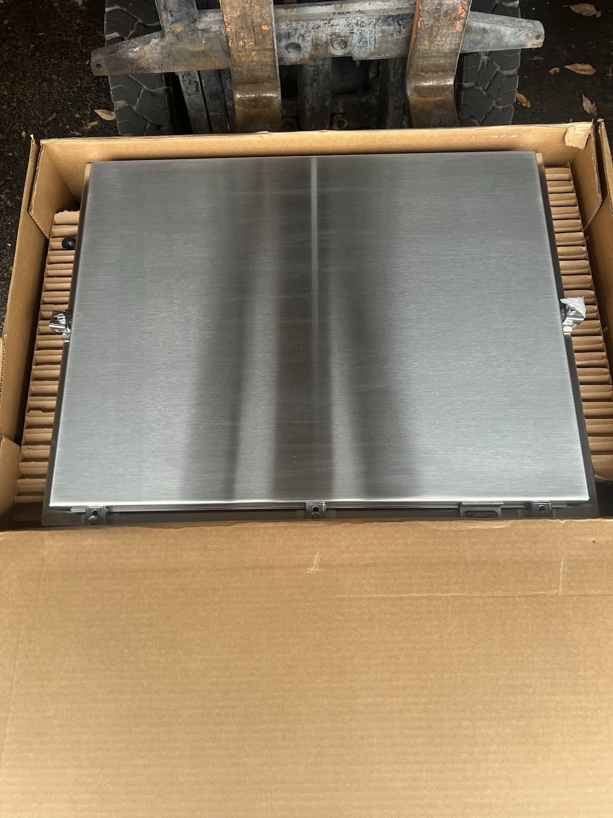 HOFFMAN A30H2408SSLP STAINLESS STEAL NEMA TYPE 4X ENCLOSURE 30”H x 24”W x 8”D