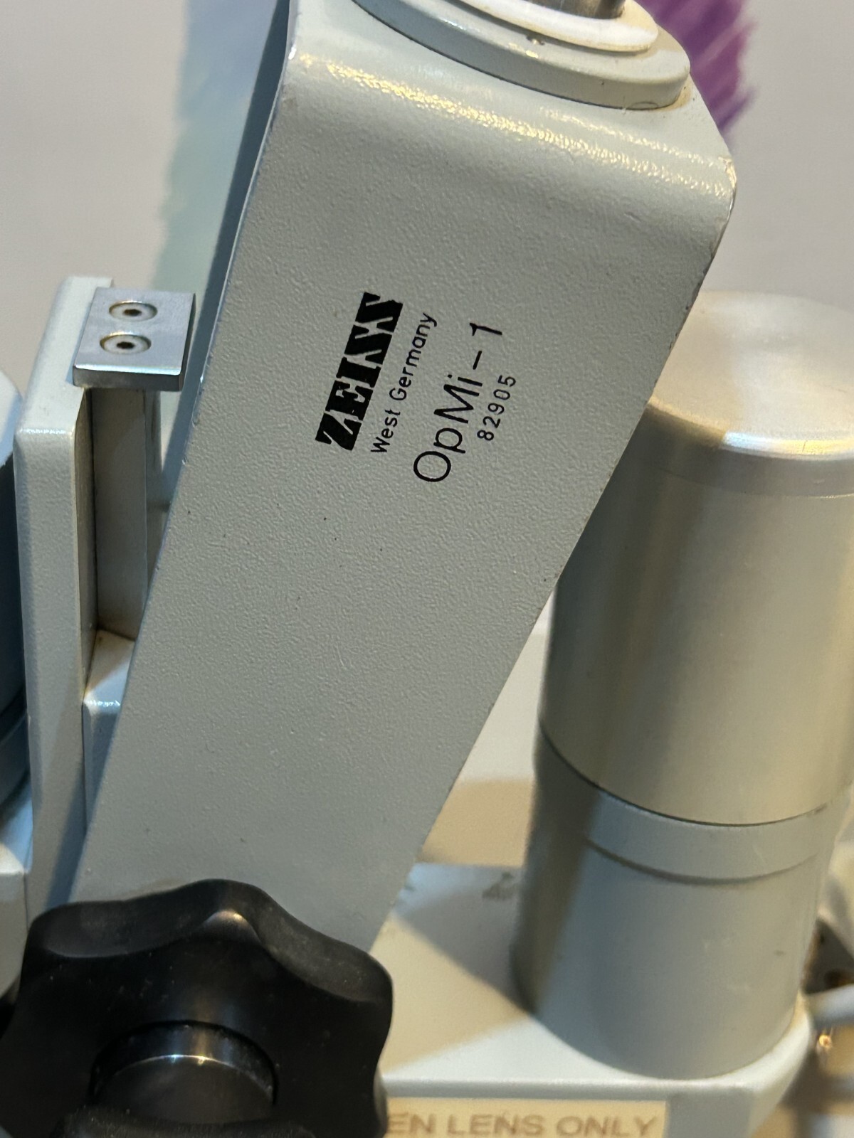 Zeiss OpMi-1 Surgical Microscope with F=125 Binos, Eyepieces and f=400 Lens
