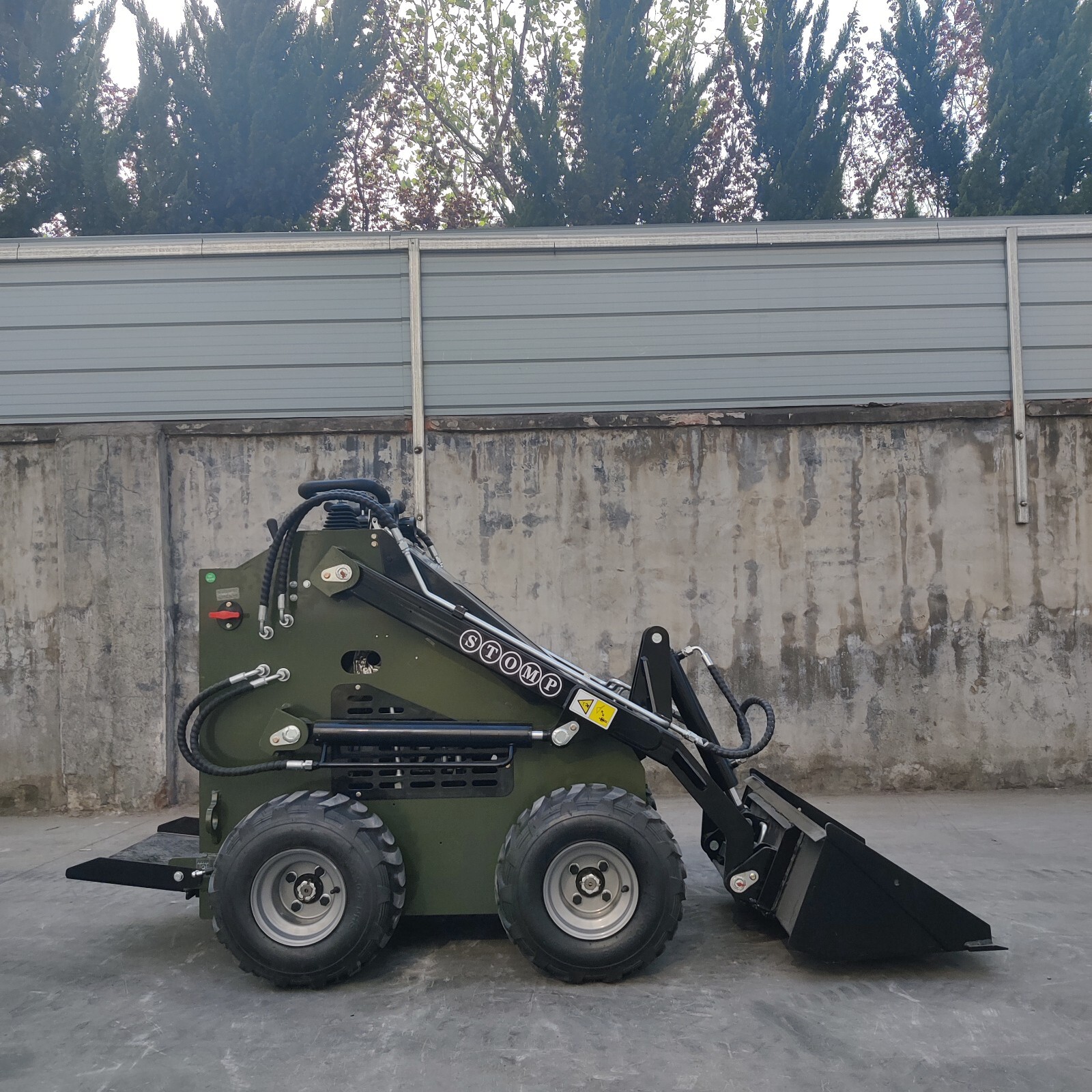 Mini SkidSteer Loader Wheel Honda EPA Gas 22.1 HP Engine FREE SHIPPING