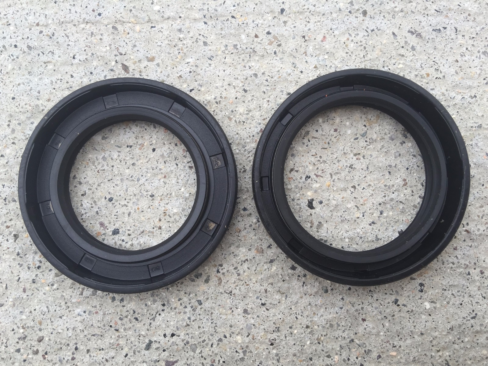 2 pcs Rotary Cutter Gearbox Oil Seals King Kutter 156005 & 156010 (002/005)