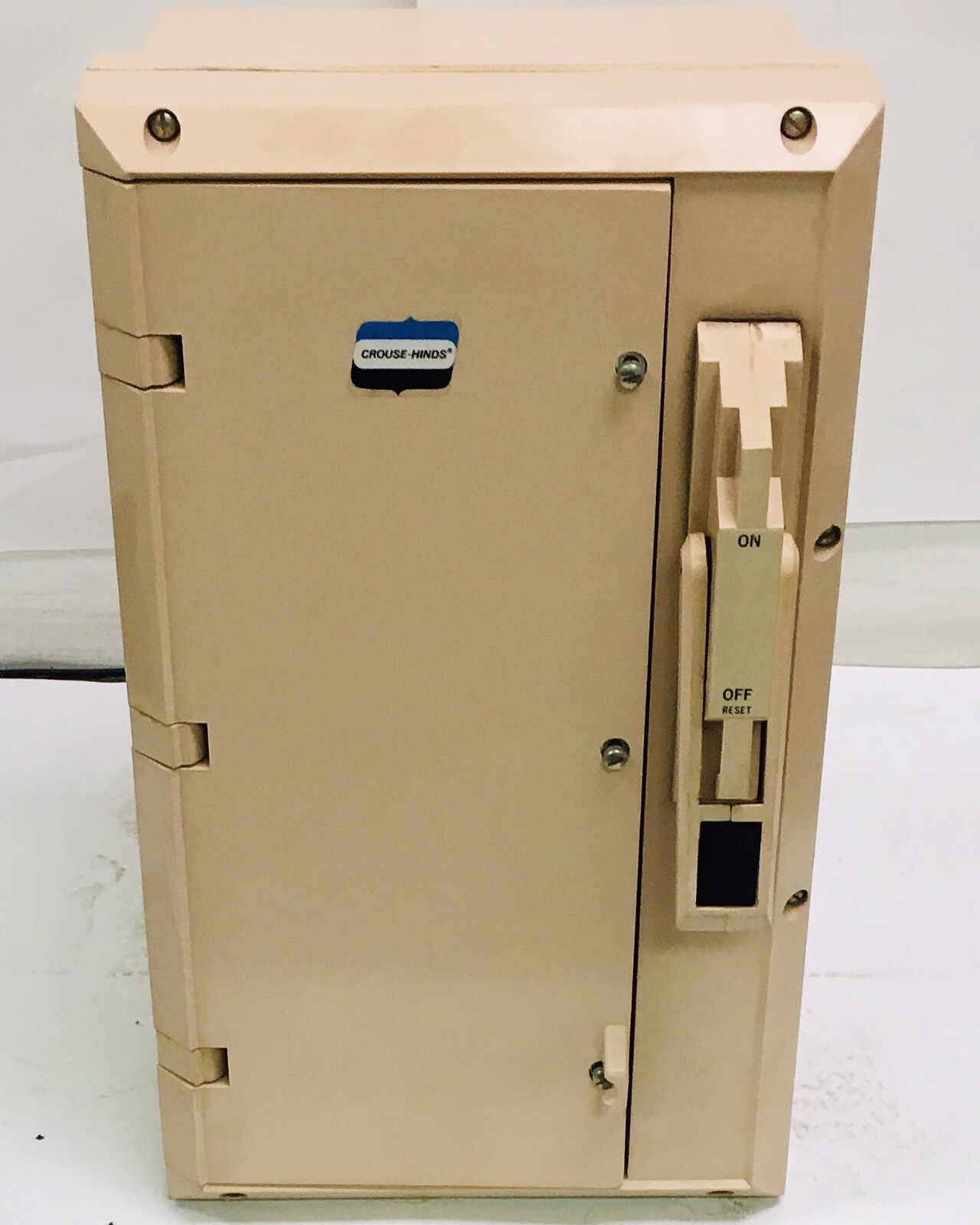 CROUSE HINDS NCB1018F-WT-30-EHB24 30 AMP CIRCUIT BREAKER ENCLOSURE !NEW IN BOX!