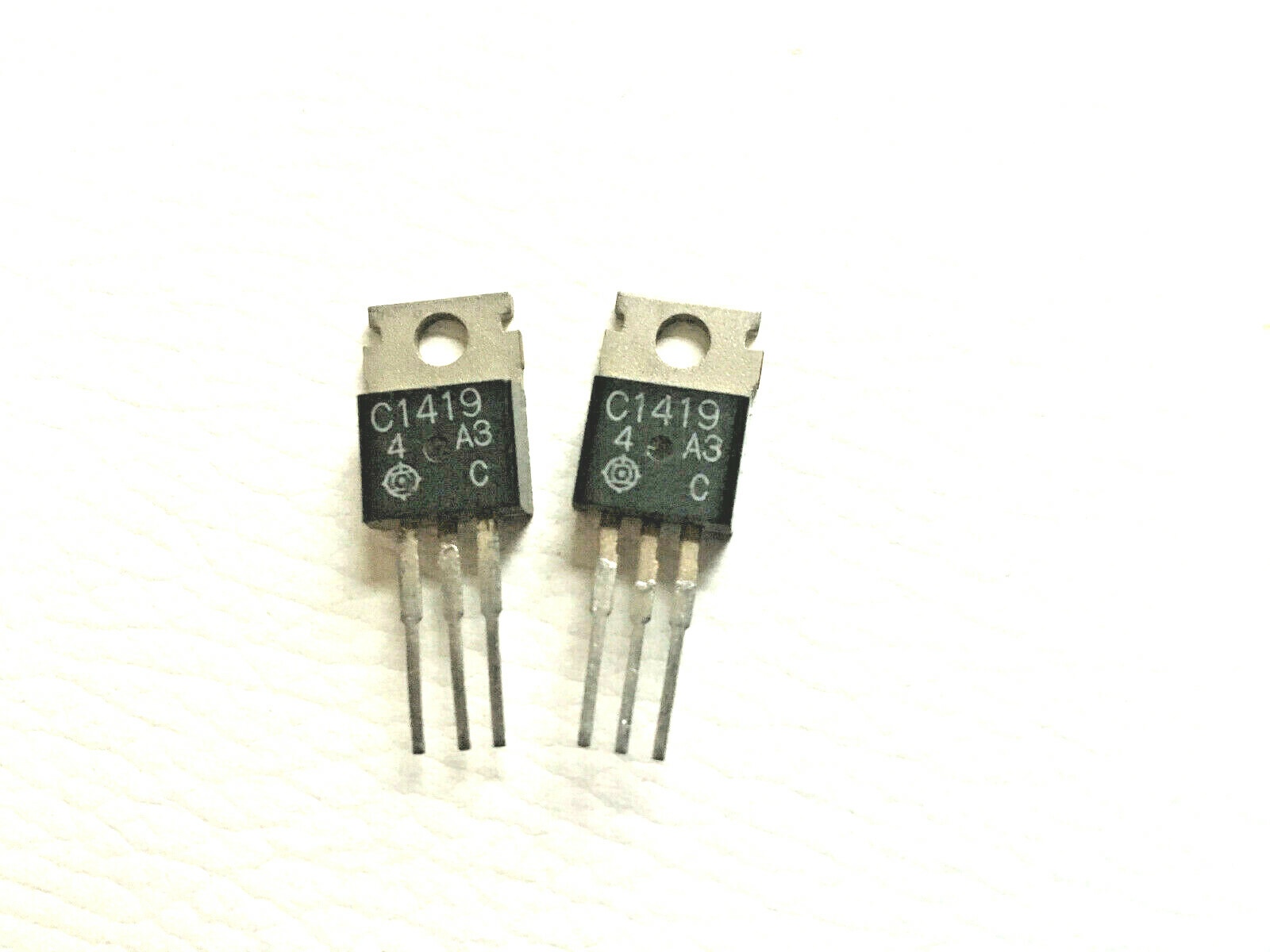 LOT OF 2 2SC1419 Original New Hitachi Power Transistor 50V 2A 20W NPN TO-220